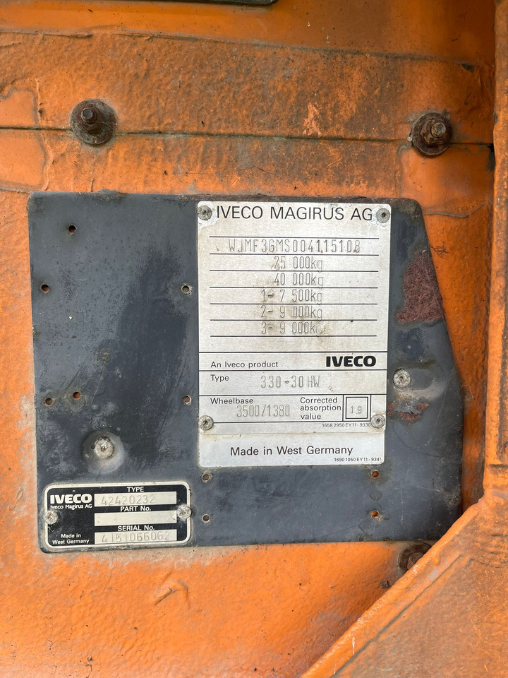 Kipper vrachtwagen IVECO Magirus 260-30: afbeelding 11 Kipper vrachtwagen IVECO Magirus 260-30: afbeelding 11