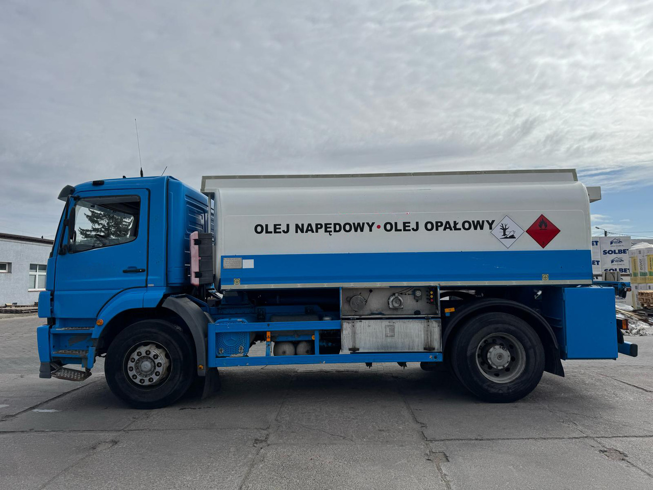 MERCEDES-BENZ Atego 1828 - Tankwagen: afbeelding 4 MERCEDES-BENZ Atego 1828 - Tankwagen: afbeelding 4
