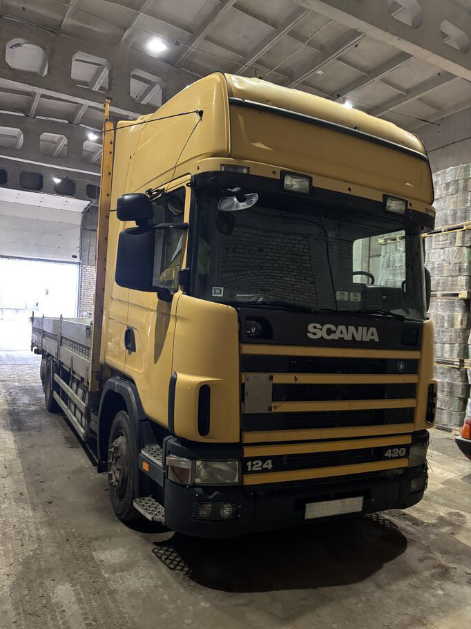 SCANIA R124.420 - Vrachtwagen met open laadbak: afbeelding 1 SCANIA R124.420 - Vrachtwagen met open laadbak: afbeelding 1