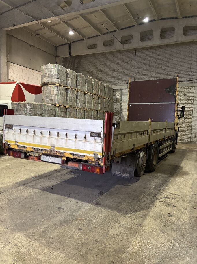 SCANIA R124.420 - Vrachtwagen met open laadbak: afbeelding 4 SCANIA R124.420 - Vrachtwagen met open laadbak: afbeelding 4