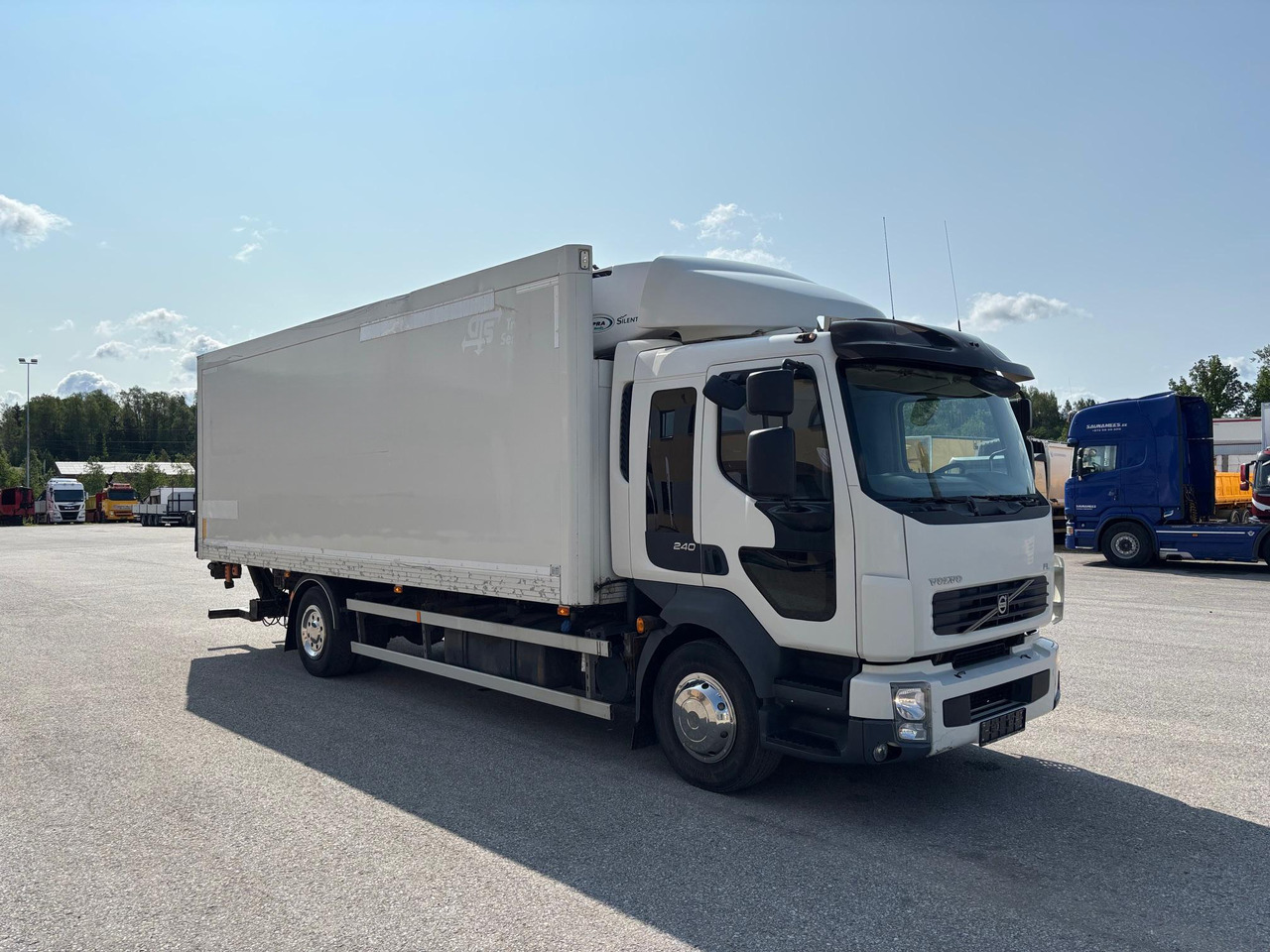 VOLVO FL240 - Koelwagen vrachtwagen: afbeelding 1 VOLVO FL240 - Koelwagen vrachtwagen: afbeelding 1