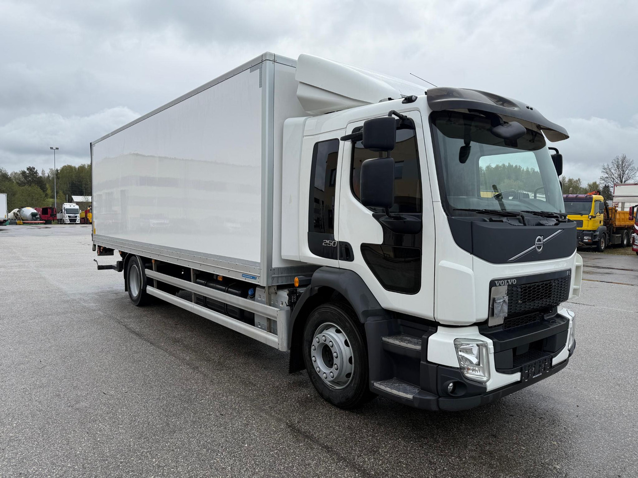 VOLVO FL250 - Bakwagen: afbeelding 1 VOLVO FL250 - Bakwagen: afbeelding 1