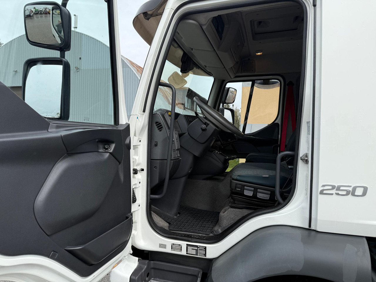 VOLVO FL250 - Bakwagen: afbeelding 4 VOLVO FL250 - Bakwagen: afbeelding 4
