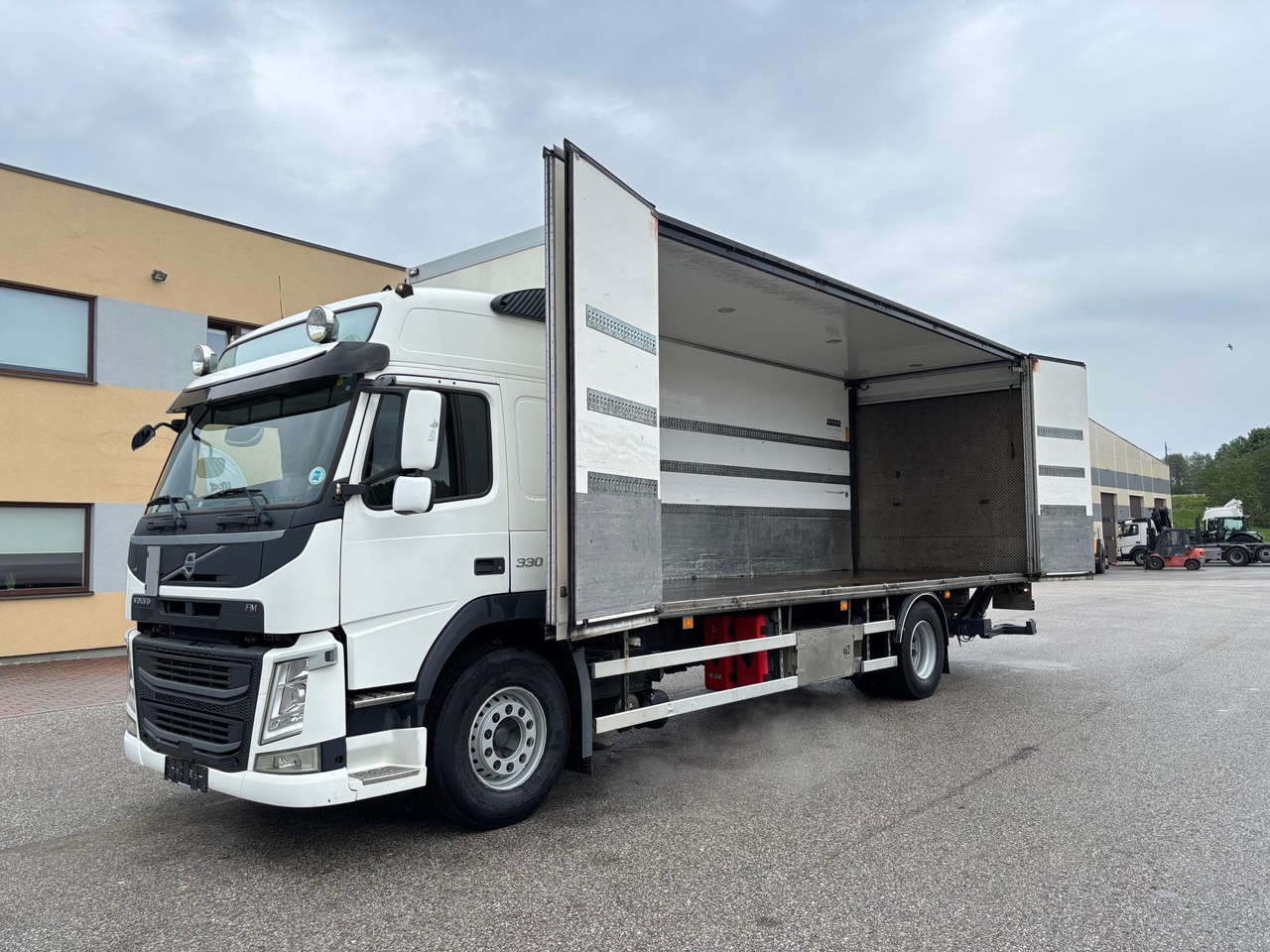 VOLVO FM330 - Bakwagen: afbeelding 4 VOLVO FM330 - Bakwagen: afbeelding 4