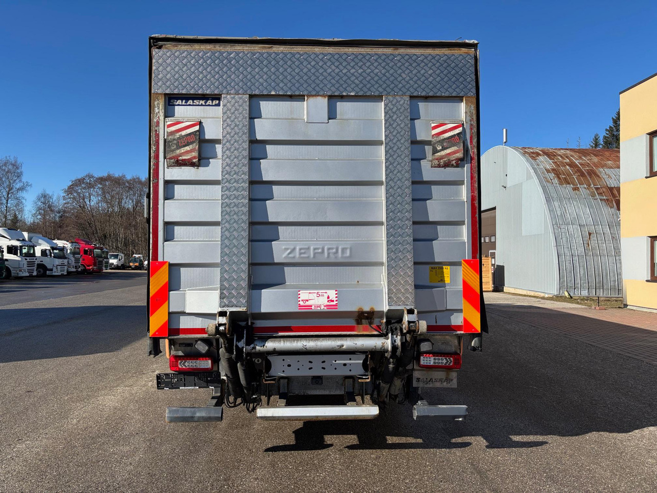 VOLVO FM330 - Koelwagen vrachtwagen: afbeelding 5 VOLVO FM330 - Koelwagen vrachtwagen: afbeelding 5
