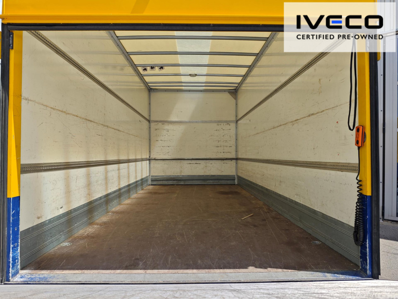 IVECO Koffer-LBW - Chassis vrachtwagen: afbeelding 2 IVECO Koffer-LBW - Chassis vrachtwagen: afbeelding 2