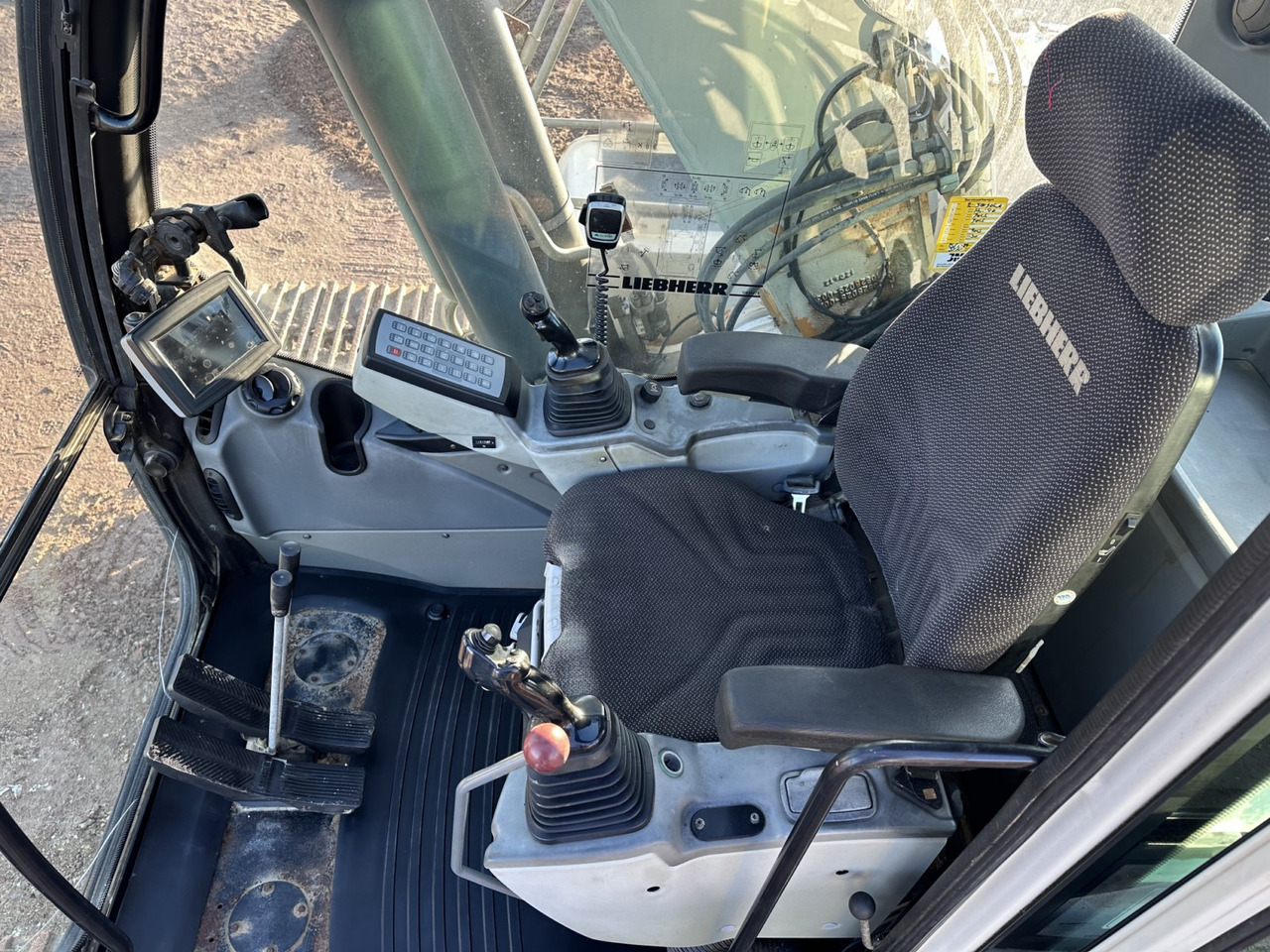 LIEBHERR R 924 LC Top Zustand !!! Kein 914- 916- 920- 926 - Rupsgraafmachine: afbeelding 4 LIEBHERR R 924 LC Top Zustand !!! Kein 914- 916- 920- 926 - Rupsgraafmachine: afbeelding 4