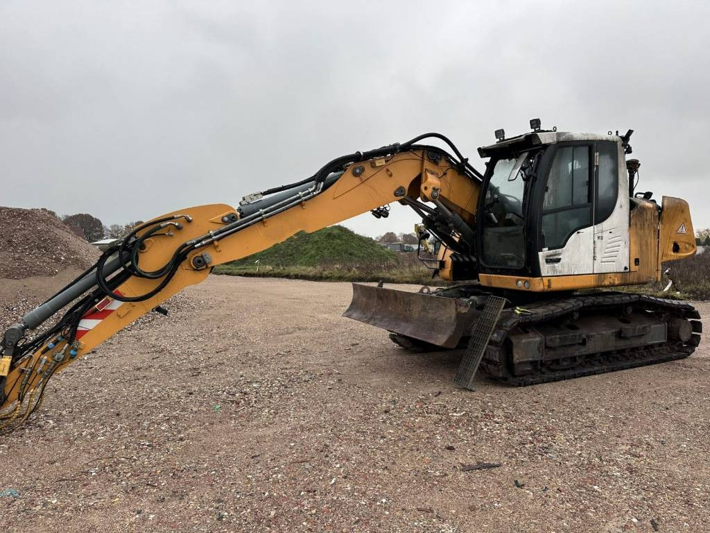 Liebherr 914 Compact for parts breaking dismantling - Rupsgraafmachine: afbeelding 1 Liebherr 914 Compact for parts breaking dismantling - Rupsgraafmachine: afbeelding 1