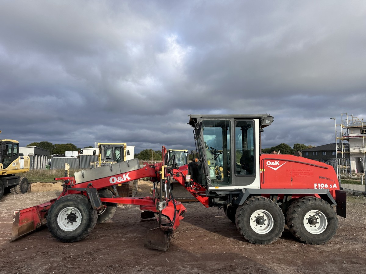 O&K F 106.5 - 6x6 Laser Topcon- Klima Cummins 6 Zyl. - Grader: afbeelding 1 O&K F 106.5 - 6x6 Laser Topcon- Klima Cummins 6 Zyl. - Grader: afbeelding 1