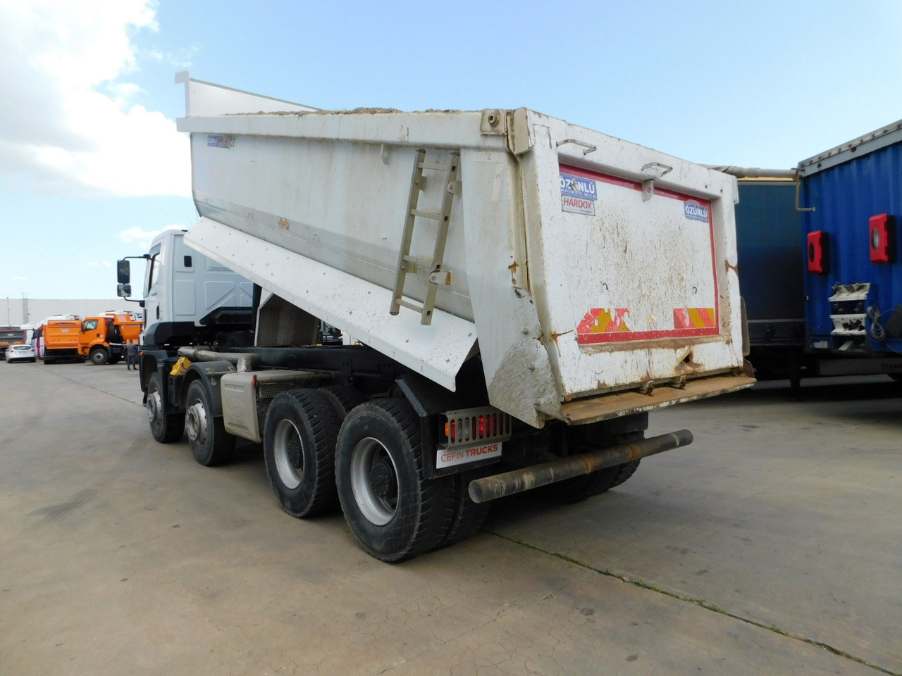 Ford 4142d 8x4 dcab e6 16s2230 ecotorq - Kipper vrachtwagen: afbeelding 4 Ford 4142d 8x4 dcab e6 16s2230 ecotorq - Kipper vrachtwagen: afbeelding 4