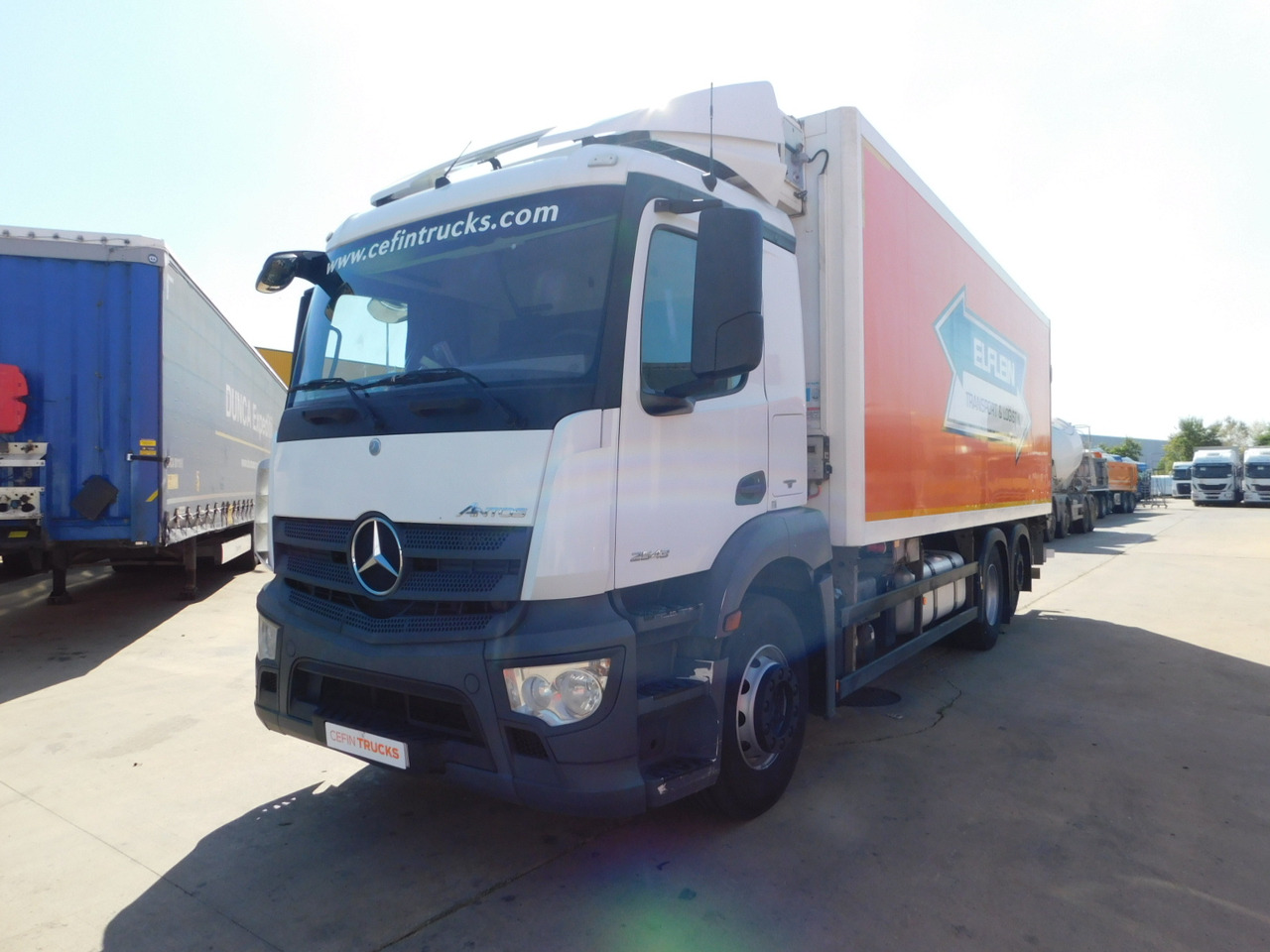 Mercedes Antos - Koelwagen vrachtwagen: afbeelding 1 Mercedes Antos - Koelwagen vrachtwagen: afbeelding 1