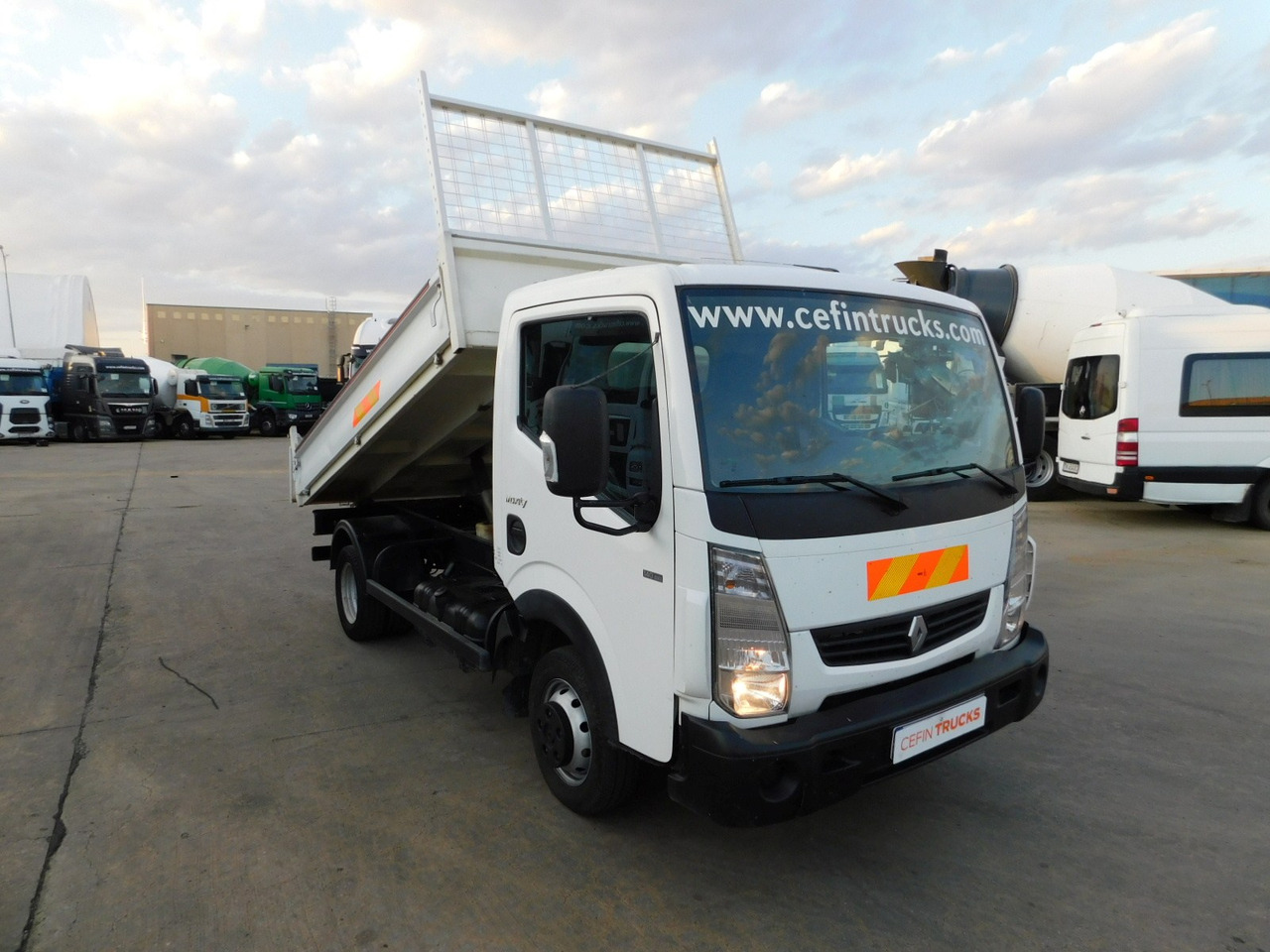 Renault Maxity - Kipper vrachtwagen: afbeelding 2 Renault Maxity - Kipper vrachtwagen: afbeelding 2