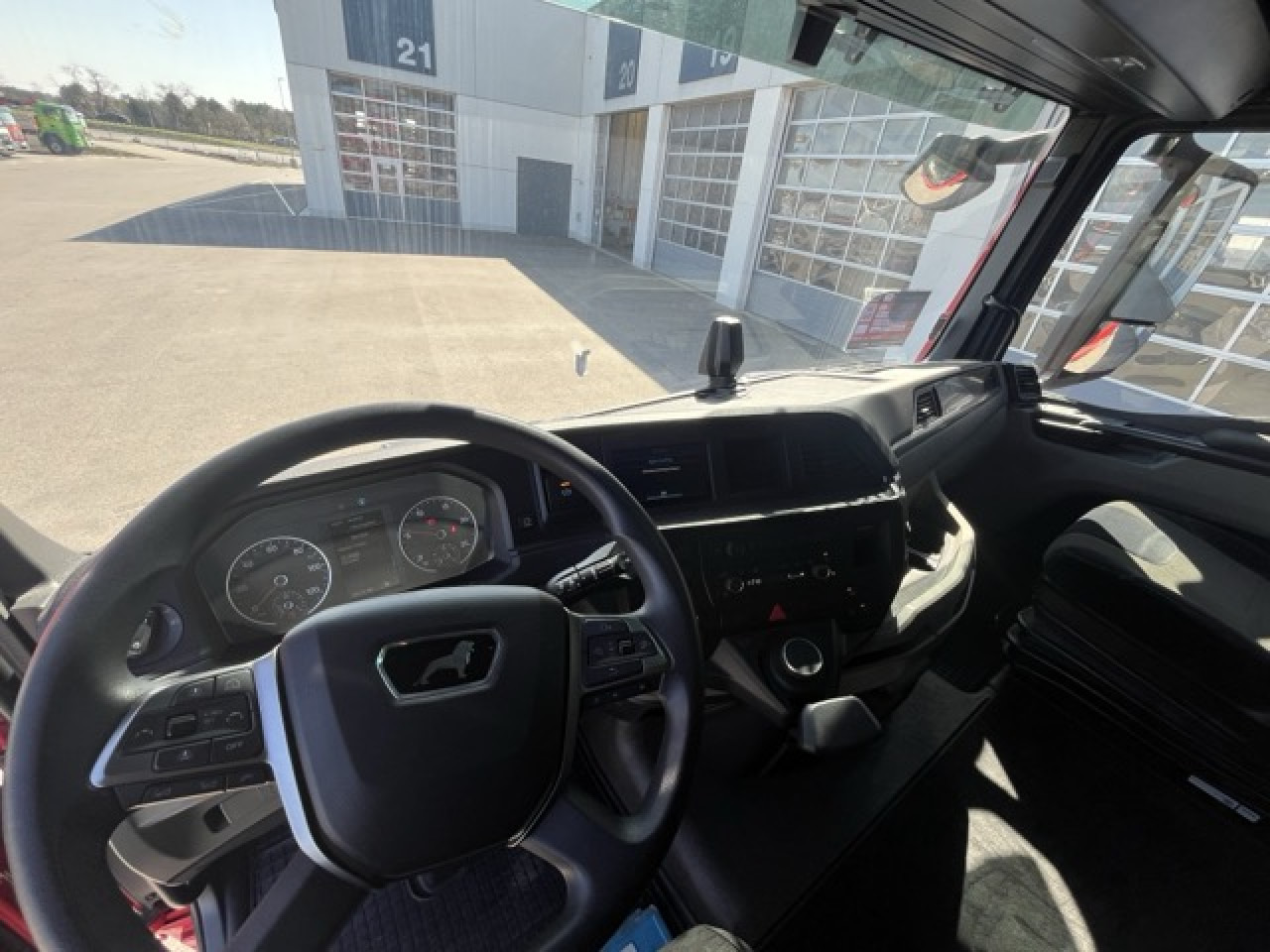 MAN TGX 26.470 6x2-4 LL - neu bereift Euro6 Intarder - Containertransporter/ Wissellaadbak vrachtwagen: afbeelding 4 MAN TGX 26.470 6x2-4 LL - neu bereift Euro6 Intarder - Containertransporter/ Wissellaadbak vrachtwagen: afbeelding 4