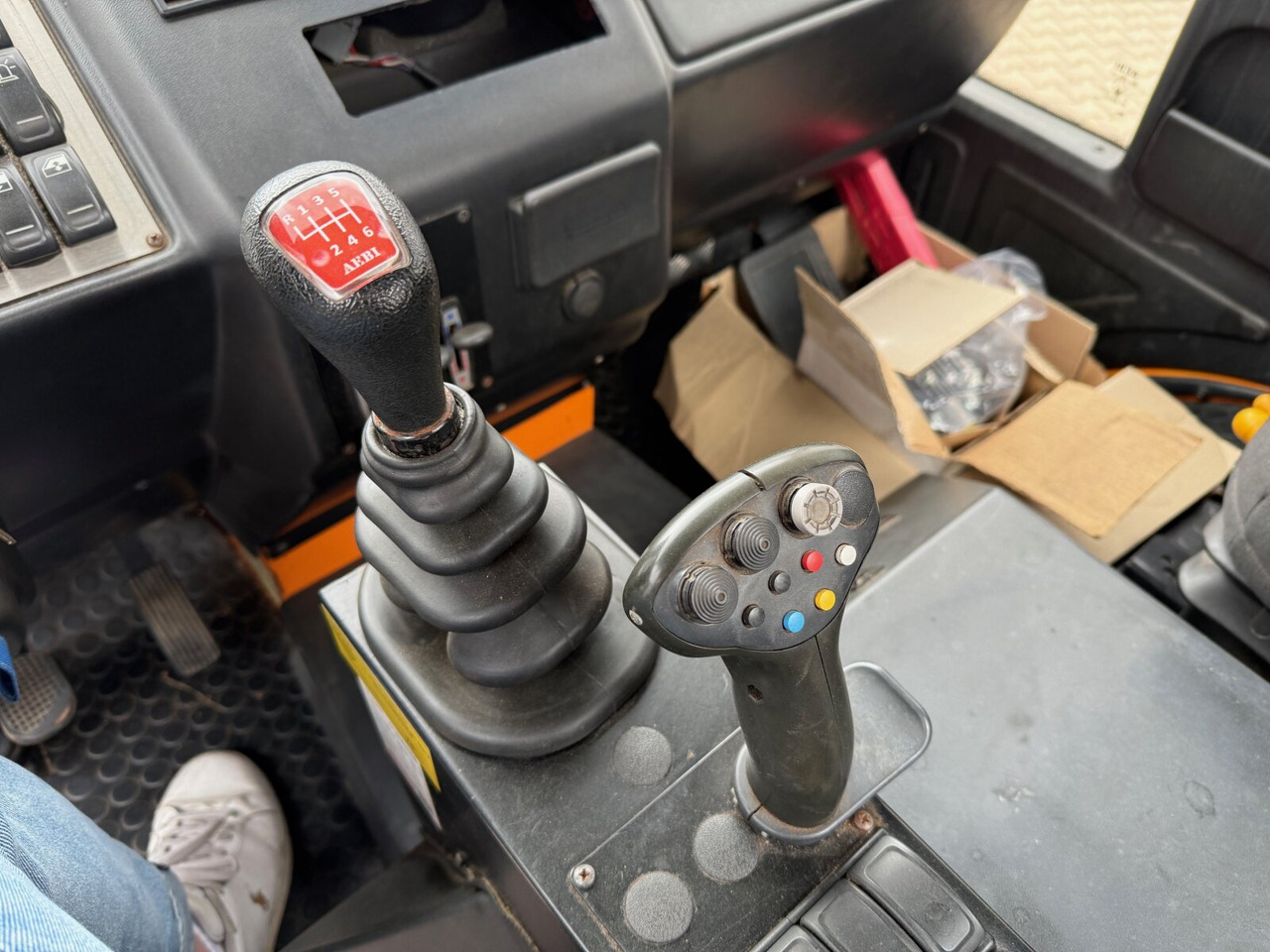 AEBI Schmidt MT750 4x4 AEBI Schmidt MT750 4x4, City-Abroller, Winterdienstausstattung, 2x AHK - Haakarmsysteem vrachtwagen: afbeelding 5 AEBI Schmidt MT750 4x4 AEBI Schmidt MT750 4x4, City-Abroller, Winterdienstausstattung, 2x AHK - Haakarmsysteem vrachtwagen: afbeelding 5