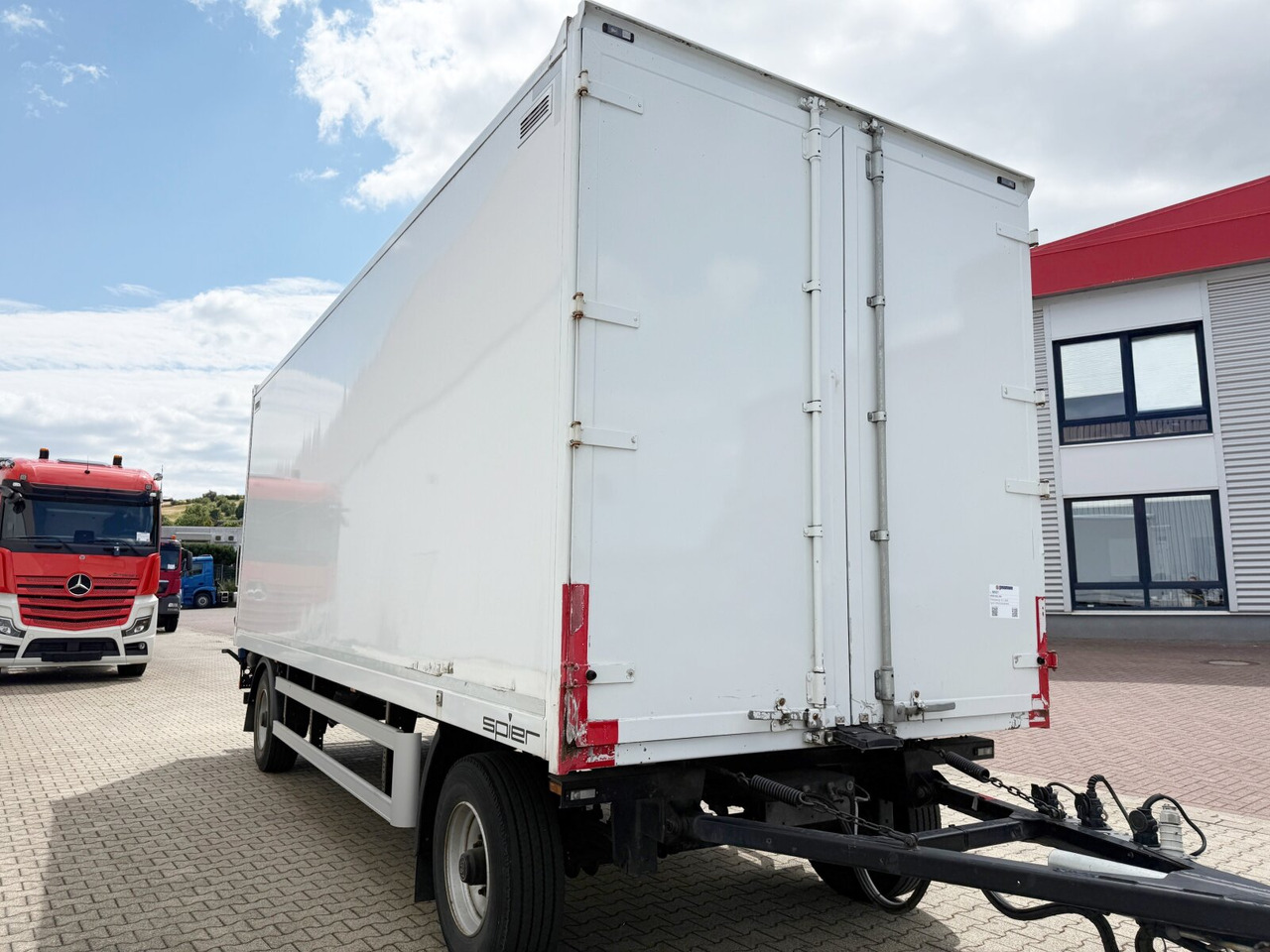 AGL 260 AGL 260 mit LBW MBB - Gesloten aanhangwagen: afbeelding 4 AGL 260 AGL 260 mit LBW MBB - Gesloten aanhangwagen: afbeelding 4