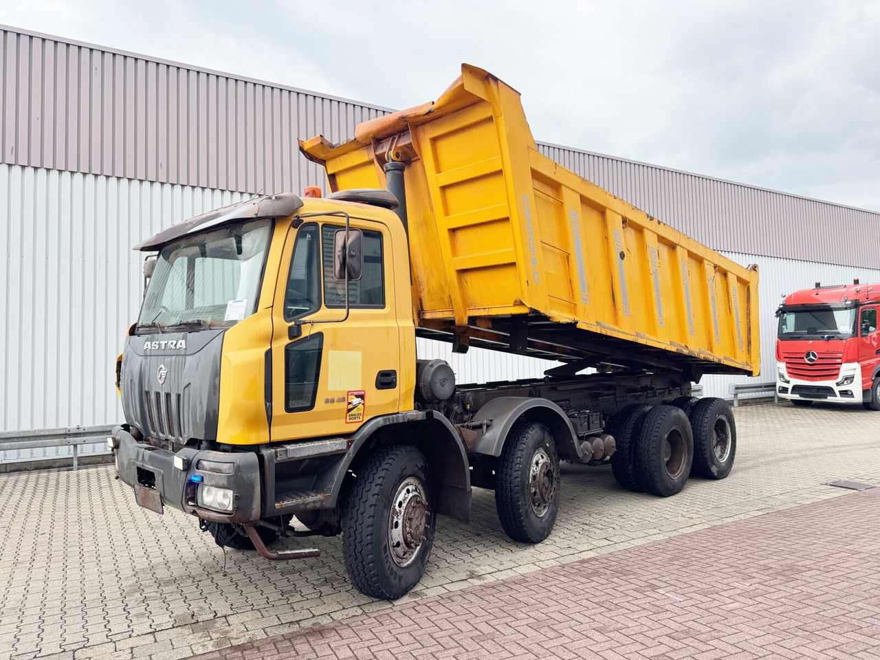 ASTRA HHD8 86.48-80 8x6 ASTRA HHD8 86.48-80 8x6 Mulde ca. 24m³ - Kiepwagen: afbeelding 1 ASTRA HHD8 86.48-80 8x6 ASTRA HHD8 86.48-80 8x6 Mulde ca. 24m³ - Kiepwagen: afbeelding 1