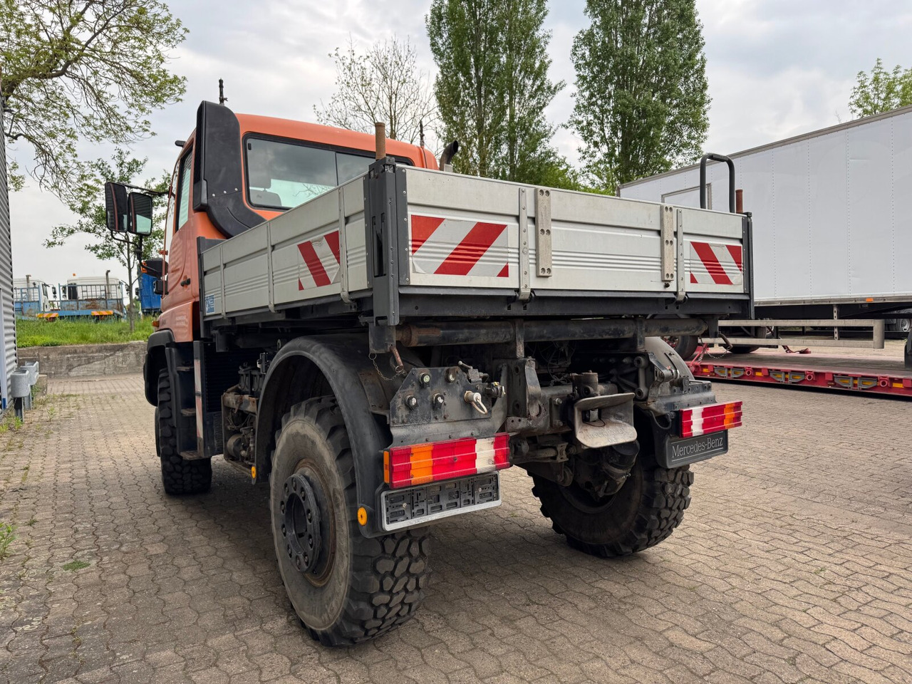 Unimog U 400 405/12 4x4 U 400 405/12 4x4, Kipper, Kommunalhydraulik, VarioPilot, Zapfwelle - Bestelwagen: afbeelding 5 Unimog U 400 405/12 4x4 U 400 405/12 4x4, Kipper, Kommunalhydraulik, VarioPilot, Zapfwelle - Bestelwagen: afbeelding 5