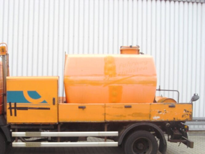 DA22, 5.000 ltr. Tank mit Pumpe Spülaufbau DA22, 5.000 ltr. Tank mit Pumpe - Opslagtank: afbeelding 2 DA22, 5.000 ltr. Tank mit Pumpe Spülaufbau DA22, 5.000 ltr. Tank mit Pumpe - Opslagtank: afbeelding 2