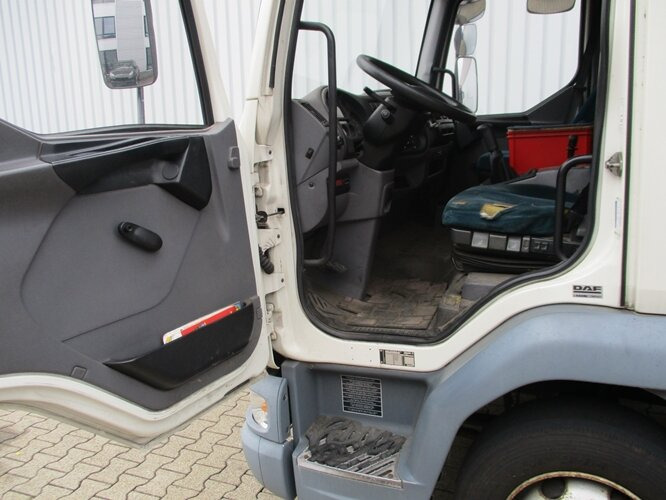 Interieur foto 1: Schuifzeilen vrachtwagen DAF DAF AE 45.150 LF Plane Spriegel LBW DAF AE 45.150 LF 4x2, Plane Spriegel LBW