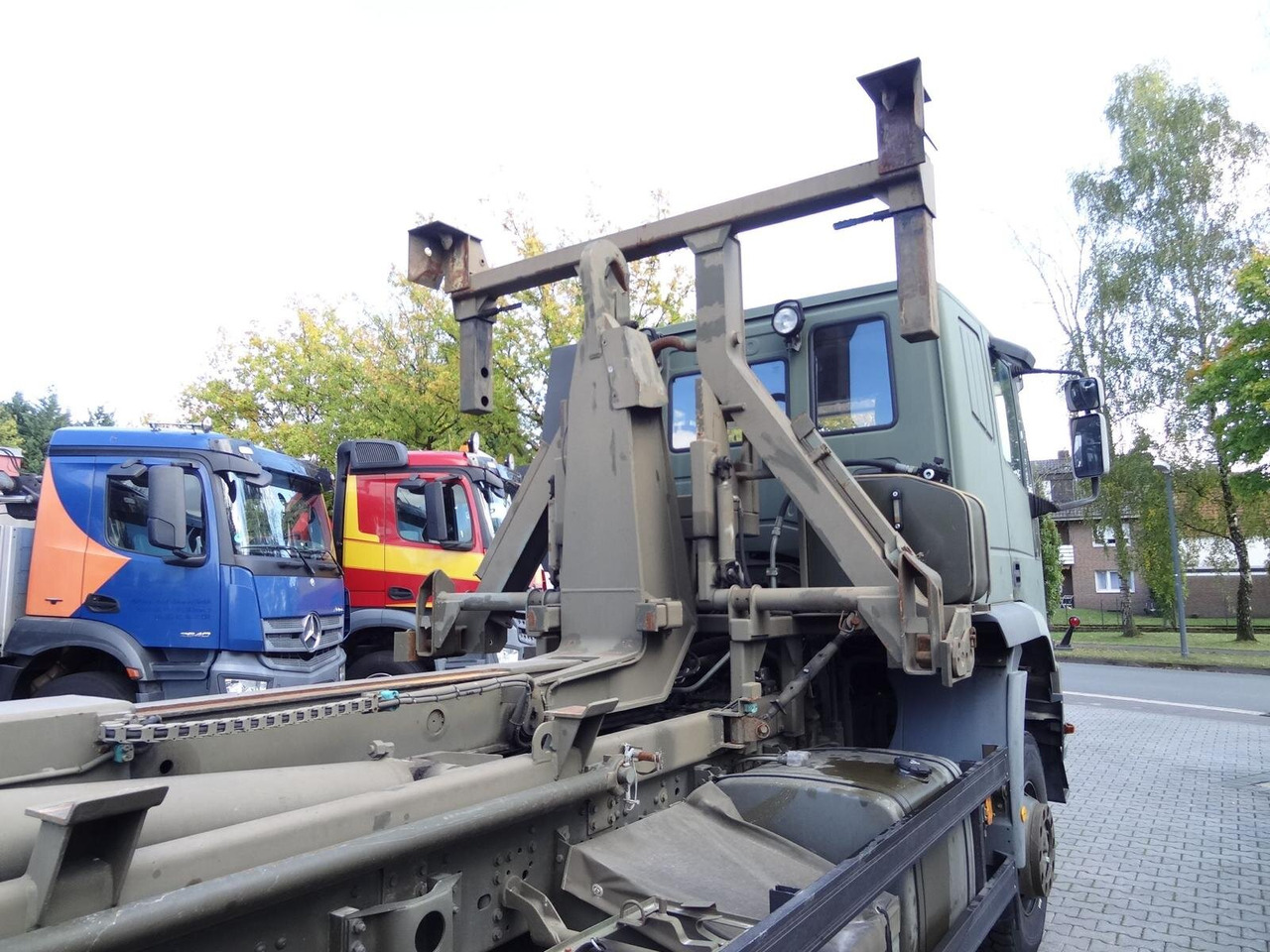 EuroTrakker 260E44W 6X6 EuroTrakker 260E44W 6X6, Retarder, ADR - Haakarmsysteem vrachtwagen: afbeelding 5 EuroTrakker 260E44W 6X6 EuroTrakker 260E44W 6X6, Retarder, ADR - Haakarmsysteem vrachtwagen: afbeelding 5