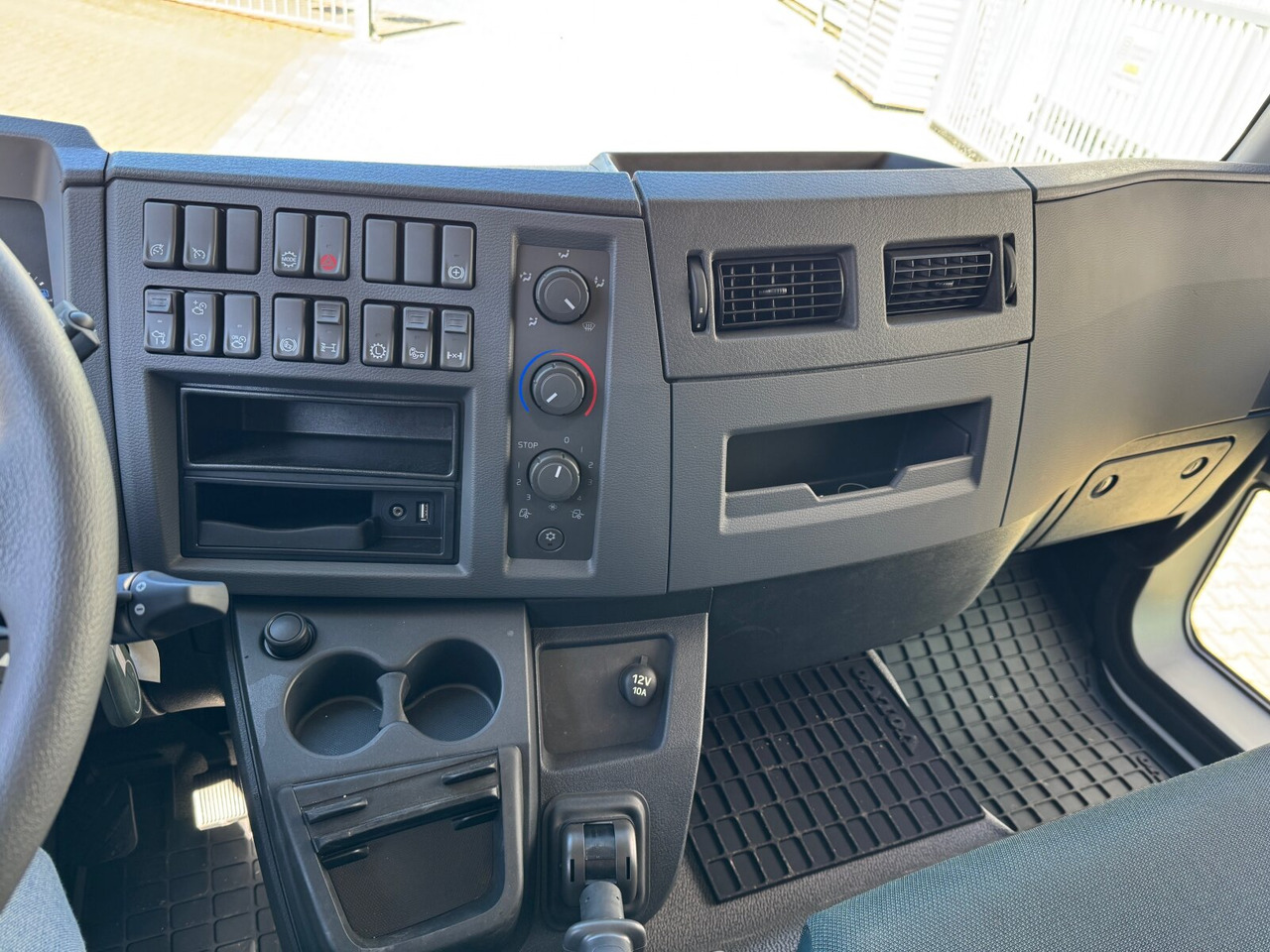 FL 280 4x4 FL 280 4x4, Nebenantrieb - Chassis vrachtwagen: afbeelding 3 FL 280 4x4 FL 280 4x4, Nebenantrieb - Chassis vrachtwagen: afbeelding 3