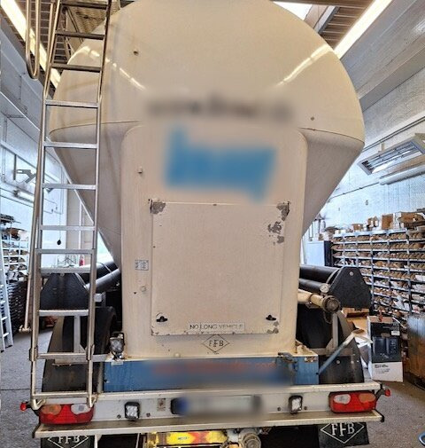 Feldbinder EUT 38.3-3 EUT 38.3-3, Liftachse, 3 Kammern, ca. 38.000l - Bulkoplegger: afbeelding 3 Feldbinder EUT 38.3-3 EUT 38.3-3, Liftachse, 3 Kammern, ca. 38.000l - Bulkoplegger: afbeelding 3