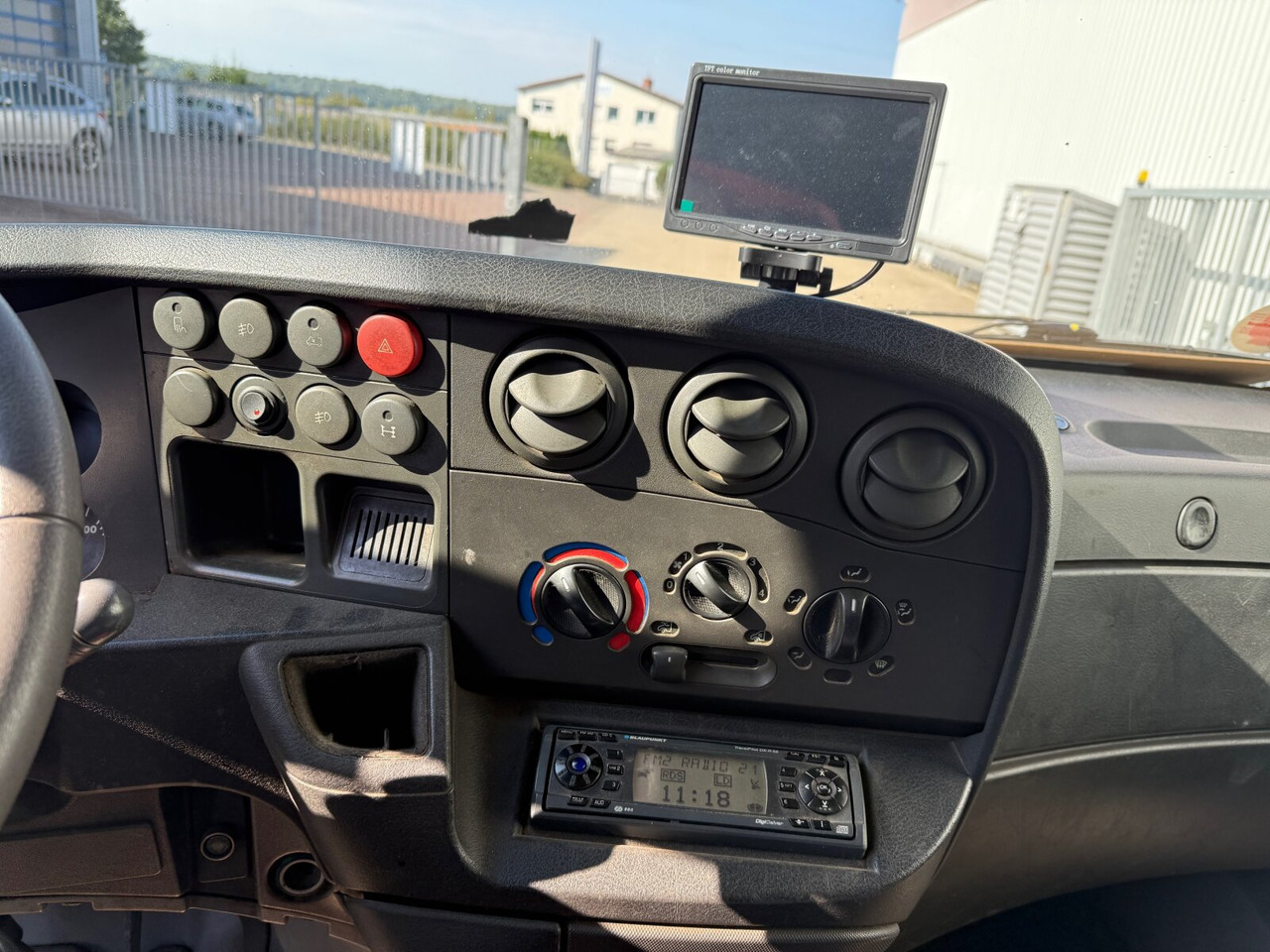 Iveco Daily 65C15D 4x2 Doka Daily 65C15D 4x2 Doka, Grüne Plakette, City-Abroller - Haakarmsysteem vrachtwagen: afbeelding 3 Iveco Daily 65C15D 4x2 Doka Daily 65C15D 4x2 Doka, Grüne Plakette, City-Abroller - Haakarmsysteem vrachtwagen: afbeelding 3