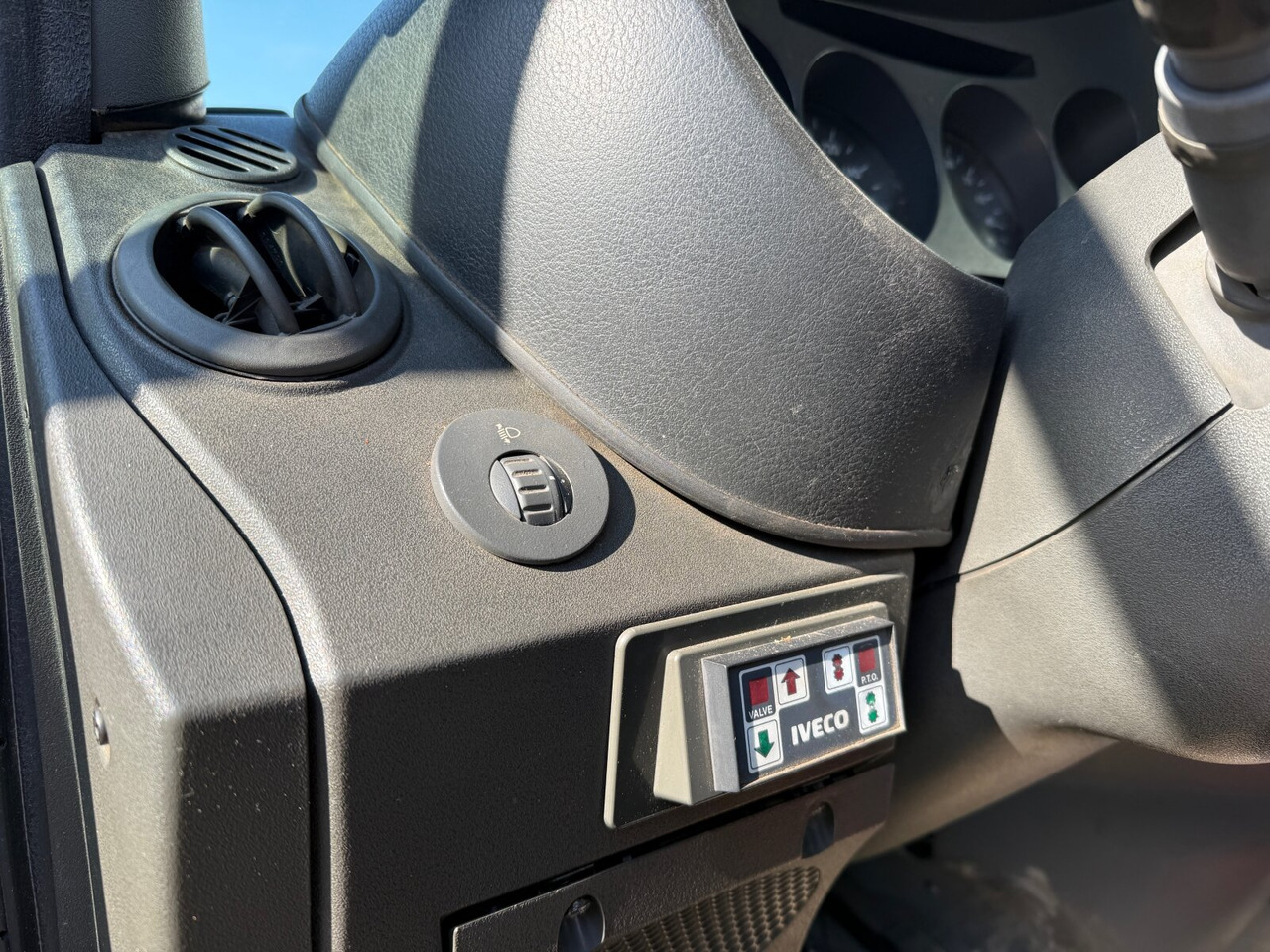 Iveco Daily 65C15D 4x2 Doka Daily 65C15D 4x2 Doka, Grüne Plakette, City-Abroller - Haakarmsysteem vrachtwagen: afbeelding 5 Iveco Daily 65C15D 4x2 Doka Daily 65C15D 4x2 Doka, Grüne Plakette, City-Abroller - Haakarmsysteem vrachtwagen: afbeelding 5