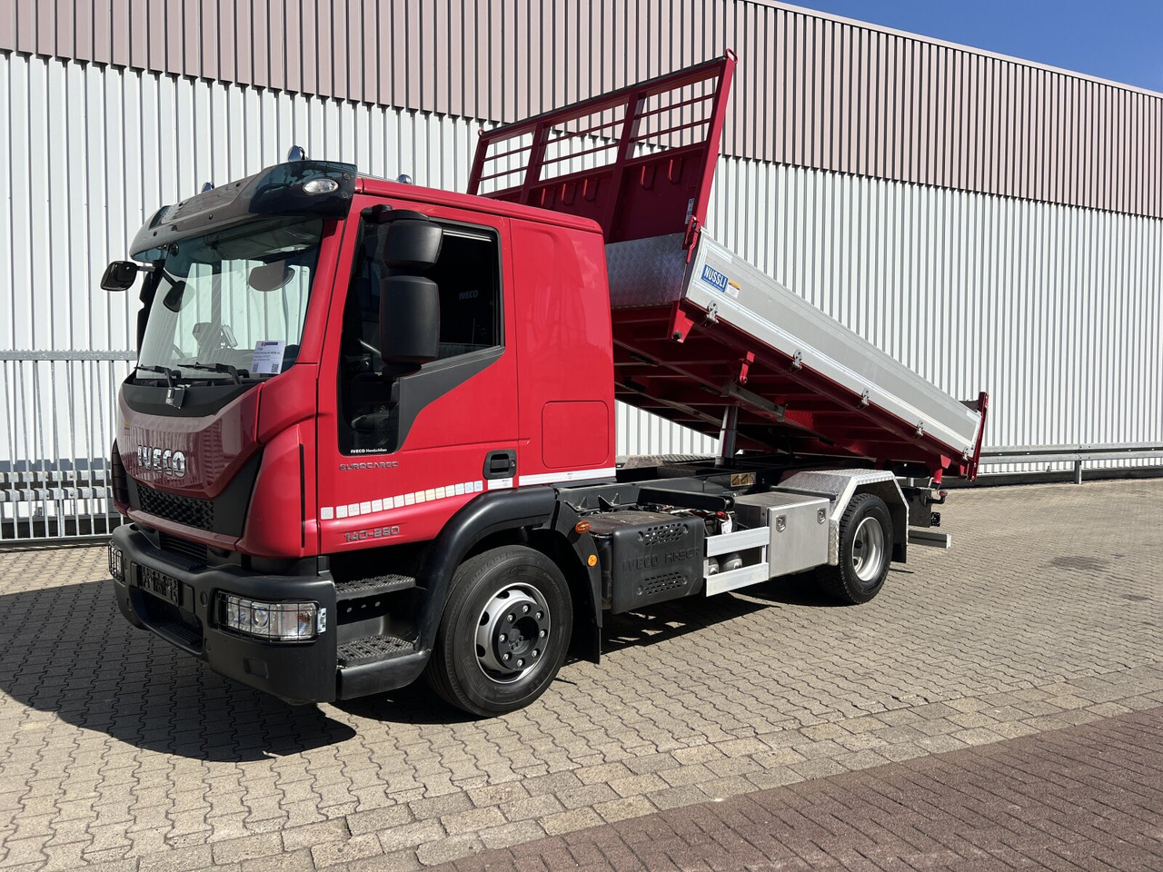 Iveco EuroCargo ML140E28K 4x2 EuroCargo ML140E28K 4x2, Nüssli 3-S-Kipper, 2 x AHK - Kipper vrachtwagen: afbeelding 1 Iveco EuroCargo ML140E28K 4x2 EuroCargo ML140E28K 4x2, Nüssli 3-S-Kipper, 2 x AHK - Kipper vrachtwagen: afbeelding 1