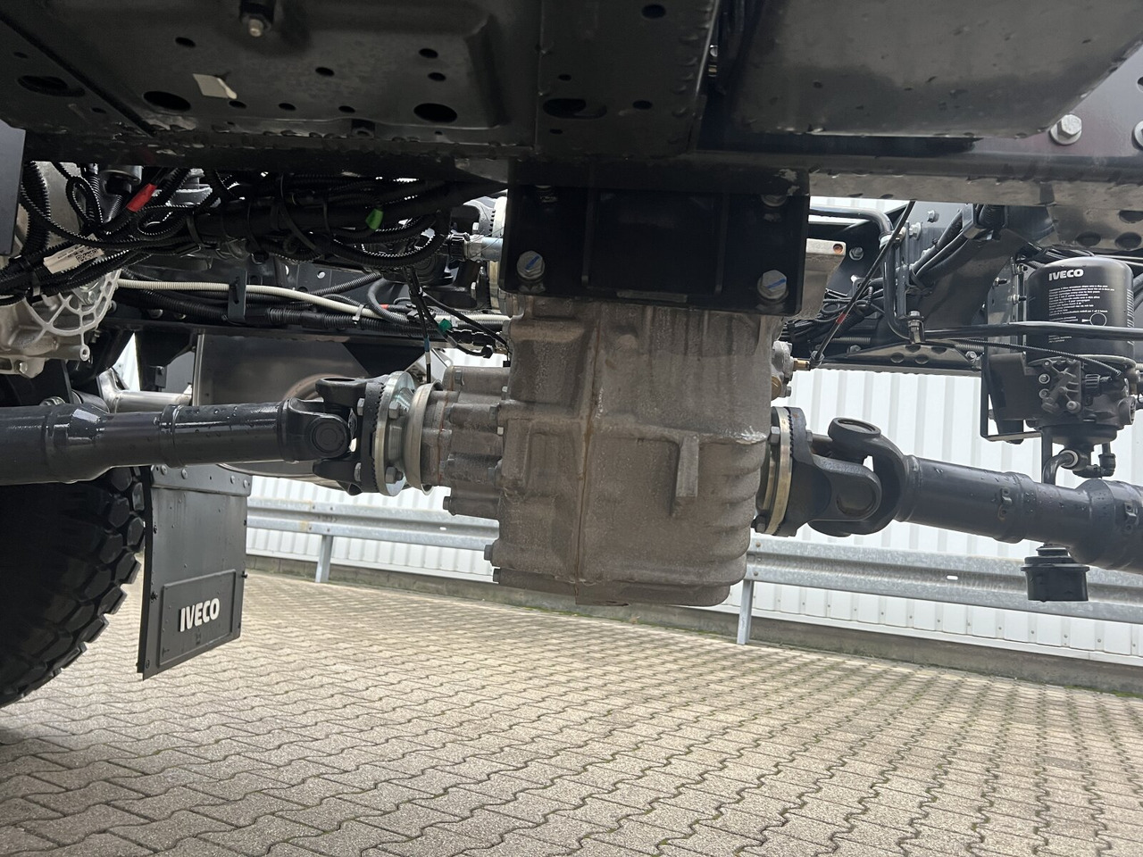 Iveco EuroCargo ML150E24 WS 4x4 EuroCargo ML150E24 WS 4x4, Euro3 - Tankwagen: afbeelding 3 Iveco EuroCargo ML150E24 WS 4x4 EuroCargo ML150E24 WS 4x4, Euro3 - Tankwagen: afbeelding 3