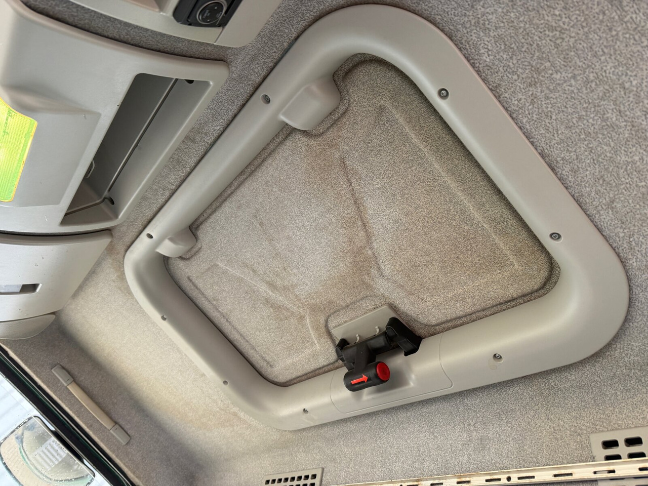 Iveco ML80E18/P 4x2 ML80E18/P 4x2, City-Abroller - Haakarmsysteem vrachtwagen: afbeelding 5 Iveco ML80E18/P 4x2 ML80E18/P 4x2, City-Abroller - Haakarmsysteem vrachtwagen: afbeelding 5