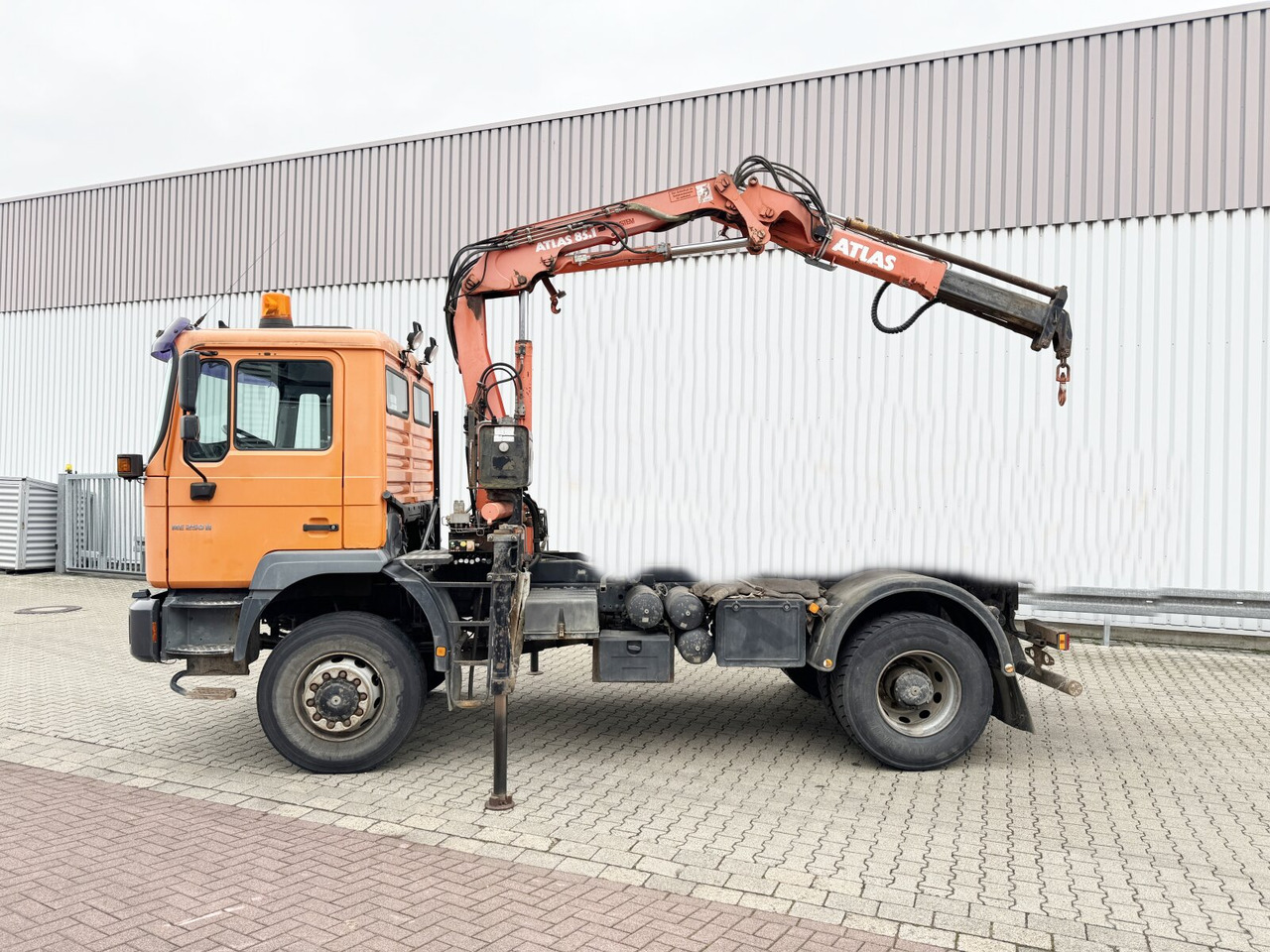 MAN 18.255 MAK 4x4 BB 18.255 MAK 4x4 BB, Kran Atlas AK 85.1 A1 - Chassis vrachtwagen, Kraanwagen: afbeelding 1 MAN 18.255 MAK 4x4 BB 18.255 MAK 4x4 BB, Kran Atlas AK 85.1 A1 - Chassis vrachtwagen, Kraanwagen: afbeelding 1