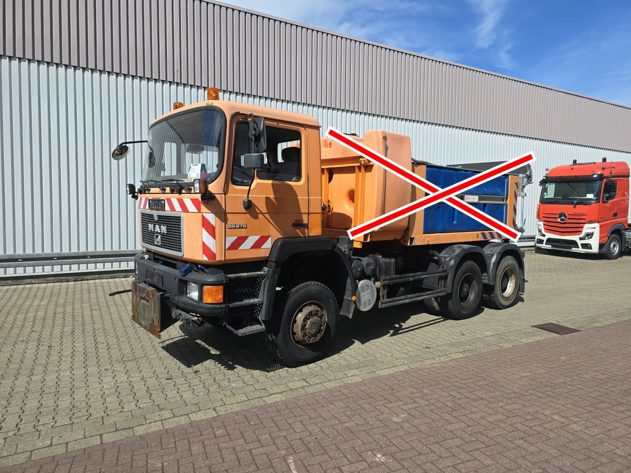 MAN F10 26.272 6x6 F10 26.272 6x6, F90 - Chassis vrachtwagen: afbeelding 1 MAN F10 26.272 6x6 F10 26.272 6x6, F90 - Chassis vrachtwagen: afbeelding 1
