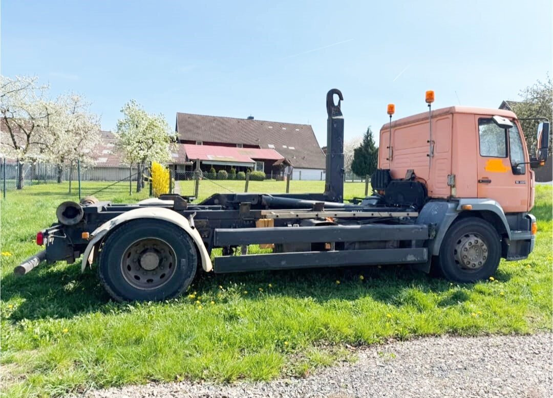 MAN LE 18.280 4x2 LL LE 18.280 4x2 LL, 6-Zylinder, Winterdienstausstattung - Haakarmsysteem vrachtwagen: afbeelding 4 MAN LE 18.280 4x2 LL LE 18.280 4x2 LL, 6-Zylinder, Winterdienstausstattung - Haakarmsysteem vrachtwagen: afbeelding 4