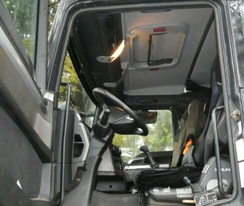 MAN TGA 26.400 6x6 BB TGA 26.400 6x6 BB, Winterdienstausstattung - Kipper vrachtwagen: afbeelding 4 MAN TGA 26.400 6x6 BB TGA 26.400 6x6 BB, Winterdienstausstattung - Kipper vrachtwagen: afbeelding 4