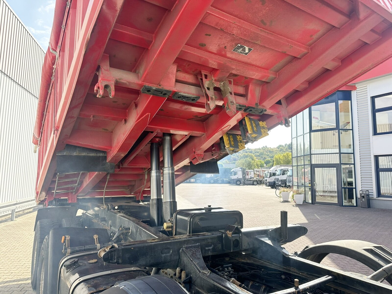 Kipper vrachtwagen MAN TGA 35.400/440 8x4 BB TGA 35.400/440 8x4 BB: afbeelding 13