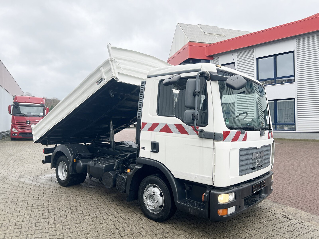 Interieur foto 2: Kipper vrachtwagen MAN TGL 8.180 4X2 BB TGL 8.180 4X2 BB, Meiller Kipper