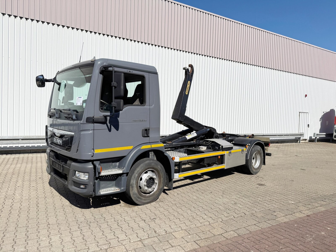 MAN TGM 15.250/340 4X2 BL TGM 15.250/340 4X2 BL - Haakarmsysteem vrachtwagen: afbeelding 1 MAN TGM 15.250/340 4X2 BL TGM 15.250/340 4X2 BL - Haakarmsysteem vrachtwagen: afbeelding 1