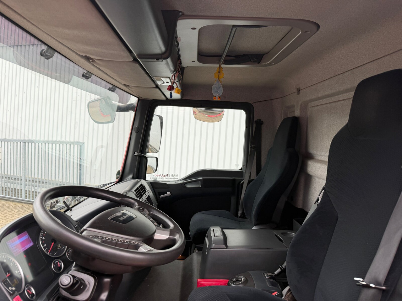 MAN TGM 22.290 6x2-4 LL TGM 22.290 6x2-4 LL, EEV, Lenkachse, 2x AHK, Getränkekoffer, LBW MBB - Bakwagen: afbeelding 5 MAN TGM 22.290 6x2-4 LL TGM 22.290 6x2-4 LL, EEV, Lenkachse, 2x AHK, Getränkekoffer, LBW MBB - Bakwagen: afbeelding 5