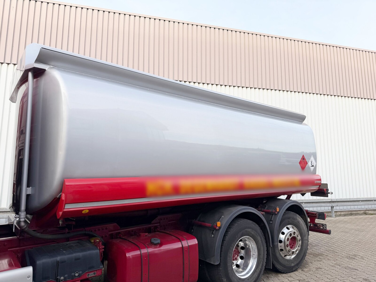 MAN TGS 26.400 6x2-4 LL TGS 26.400 6x2-4 LL, Lenk-/Lift, Navi, ADR, Esterer Tank ca. 19270l, 2 Kammern, Funk - Tankwagen: afbeelding 3 MAN TGS 26.400 6x2-4 LL TGS 26.400 6x2-4 LL, Lenk-/Lift, Navi, ADR, Esterer Tank ca. 19270l, 2 Kammern, Funk - Tankwagen: afbeelding 3