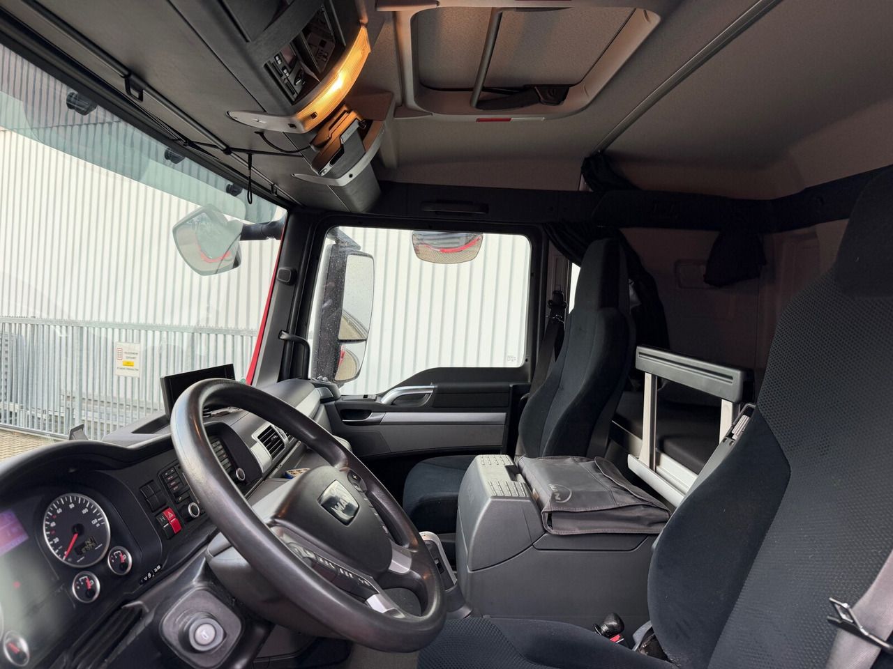 MAN TGS 26.400 6x2-4 LL TGS 26.400 6x2-4 LL, Lenk-/Lift, Navi, ADR, Esterer Tank ca. 19270l, 2 Kammern, Funk - Tankwagen: afbeelding 5 MAN TGS 26.400 6x2-4 LL TGS 26.400 6x2-4 LL, Lenk-/Lift, Navi, ADR, Esterer Tank ca. 19270l, 2 Kammern, Funk - Tankwagen: afbeelding 5