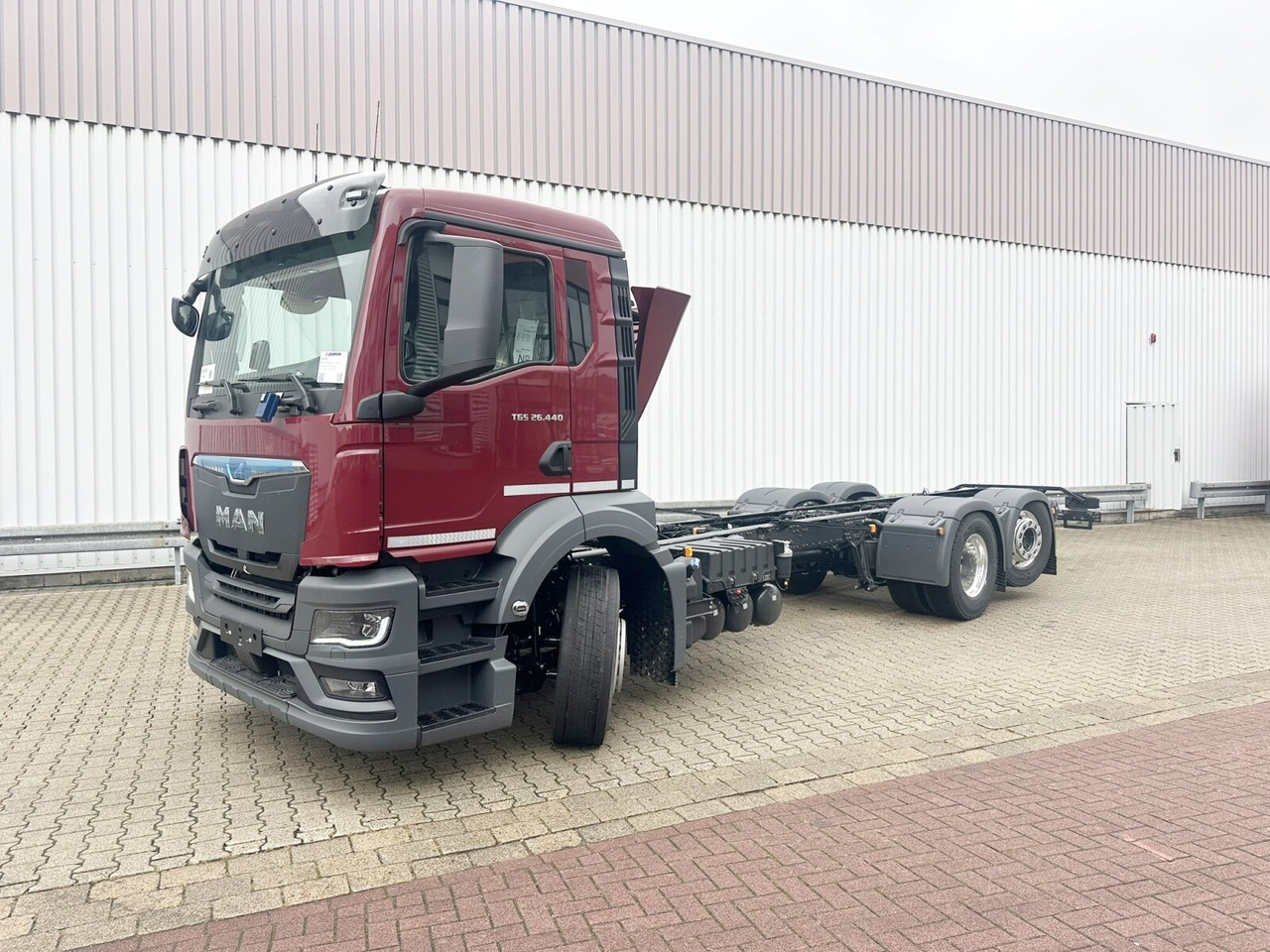 MAN TGS 26.440 6x2-4 LL CH TGS 26.440 6x2-4 LL CH, Lenk-/Liftachse, Navi, LED - Chassis vrachtwagen: afbeelding 1 MAN TGS 26.440 6x2-4 LL CH TGS 26.440 6x2-4 LL CH, Lenk-/Liftachse, Navi, LED - Chassis vrachtwagen: afbeelding 1