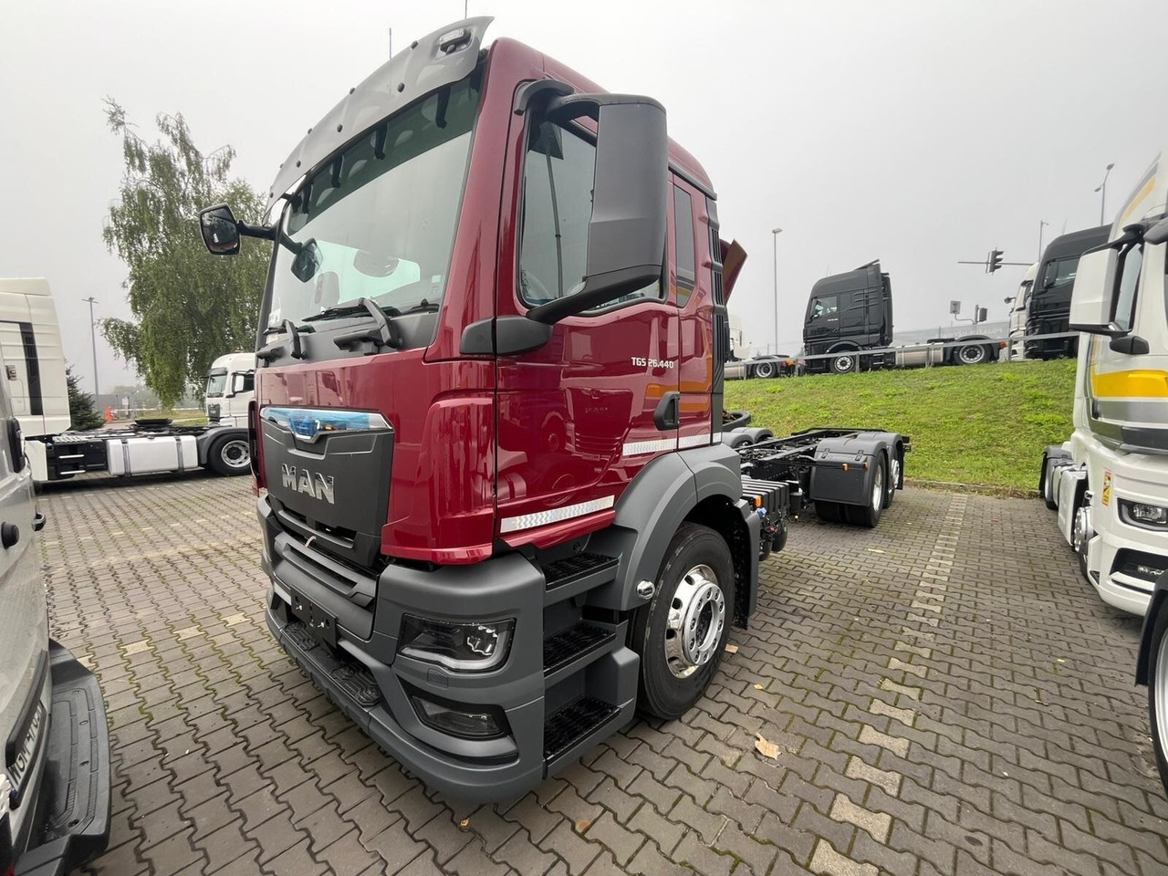 MAN TGS 26.440 6x2-4 LL CH TGS 26.440 6x2-4 LL CH, Lenk-/Liftachse, Navi, LED - Chassis vrachtwagen: afbeelding 1 MAN TGS 26.440 6x2-4 LL CH TGS 26.440 6x2-4 LL CH, Lenk-/Liftachse, Navi, LED - Chassis vrachtwagen: afbeelding 1