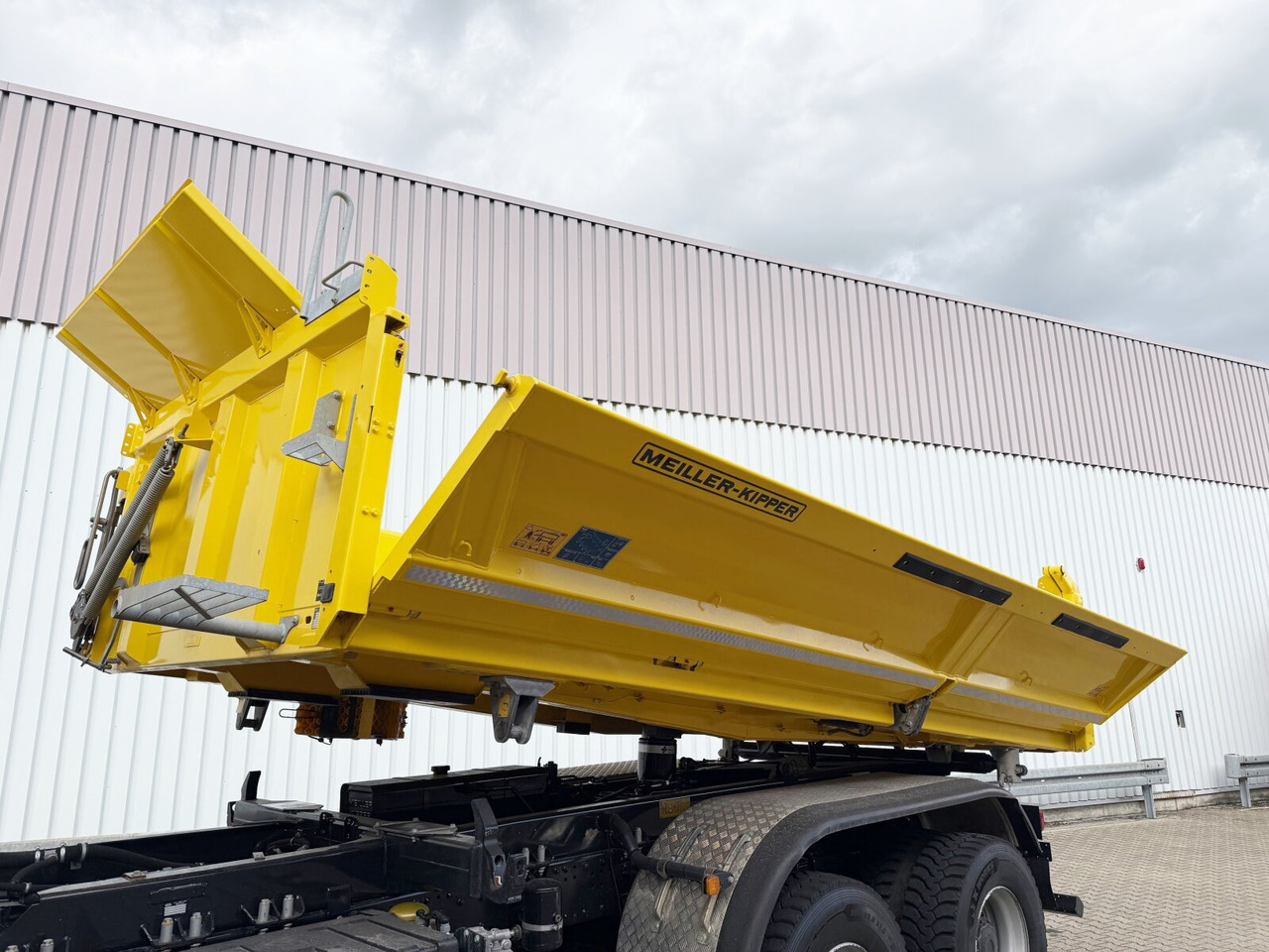 MAN TGS 26.470 6x6 BB TGS 26.470 6x6 BB, Hohe Bauart, Navi, Motorabtrieb, Bordmatik - Kipper vrachtwagen: afbeelding 2 MAN TGS 26.470 6x6 BB TGS 26.470 6x6 BB, Hohe Bauart, Navi, Motorabtrieb, Bordmatik - Kipper vrachtwagen: afbeelding 2