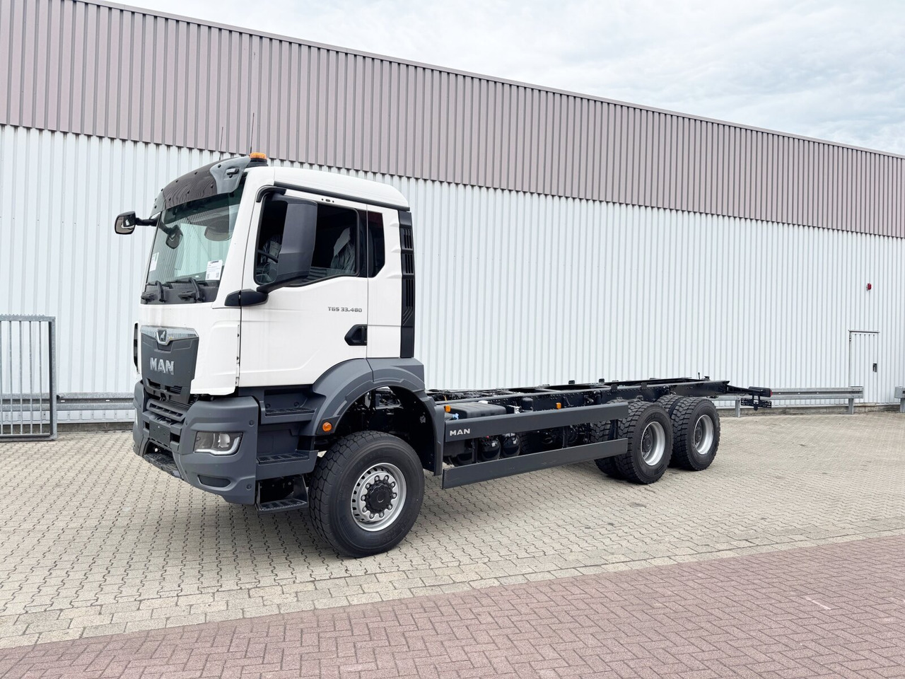 MAN TGS 33.480 6x6 BB CH TGS 33.480 6x6 BB CH, Hohe Bauart, Nebenantrieb - Chassis vrachtwagen: afbeelding 1 MAN TGS 33.480 6x6 BB CH TGS 33.480 6x6 BB CH, Hohe Bauart, Nebenantrieb - Chassis vrachtwagen: afbeelding 1
