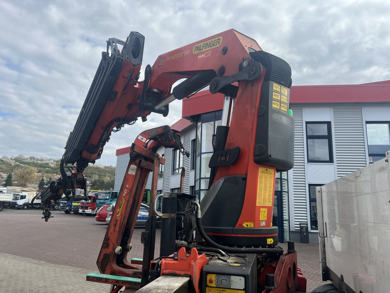 MAN TGS 35.440 8x4 BL TGS 35.440 8x4 BL, Navi, Heckkran Palfinger PK42002 SH-F + Jip PJ 060 B, 24,9m-730kg, Funk - Kraanwagen, Vrachtwagen met open laadbak: afbeelding 2 MAN TGS 35.440 8x4 BL TGS 35.440 8x4 BL, Navi, Heckkran Palfinger PK42002 SH-F + Jip PJ 060 B, 24,9m-730kg, Funk - Kraanwagen, Vrachtwagen met open laadbak: afbeelding 2