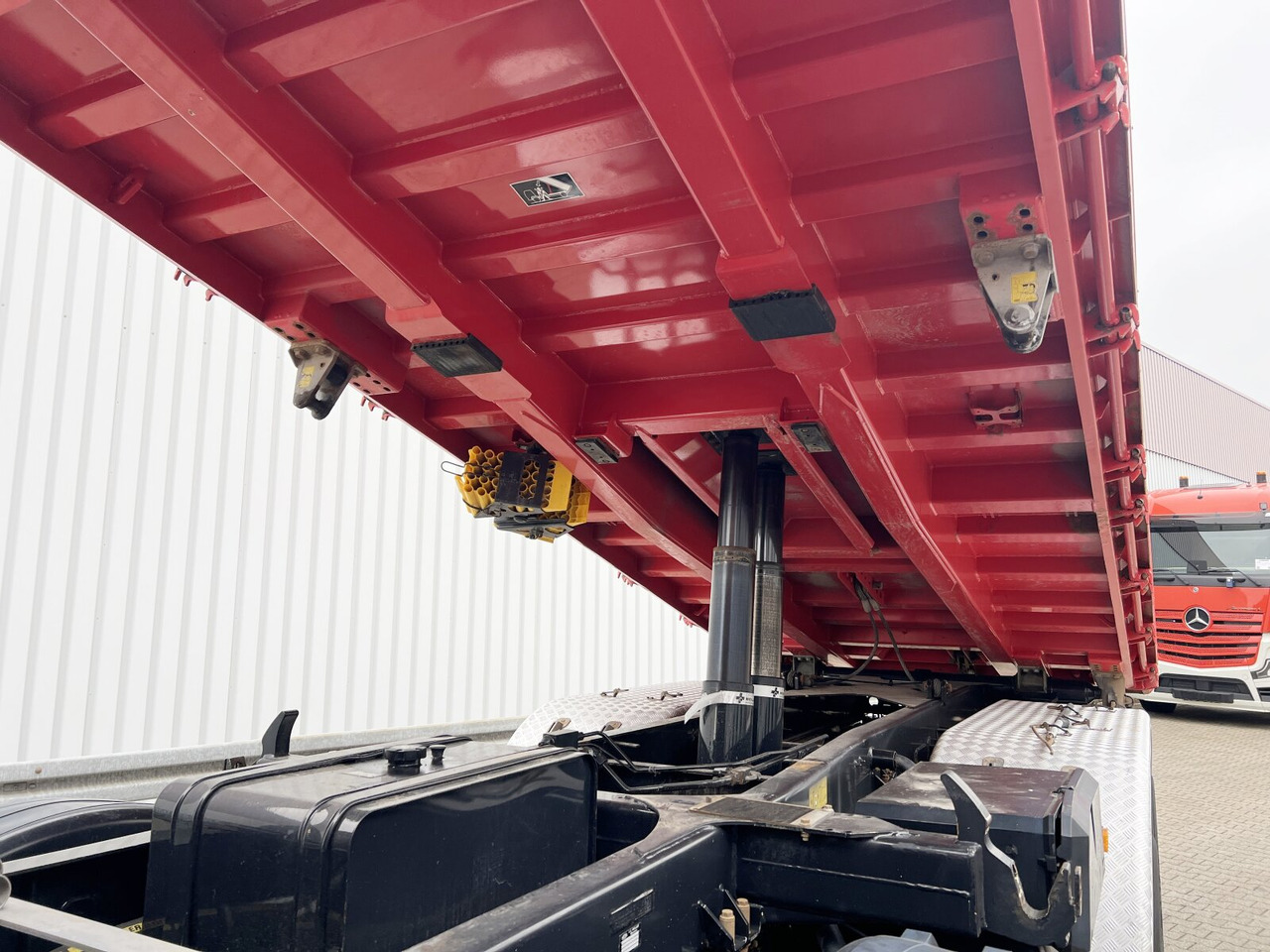 MAN TGS 35.480 8X4 BB TGS 35.480 8X4 BB, Intarder, Navi - Kipper vrachtwagen: afbeelding 3 MAN TGS 35.480 8X4 BB TGS 35.480 8X4 BB, Intarder, Navi - Kipper vrachtwagen: afbeelding 3
