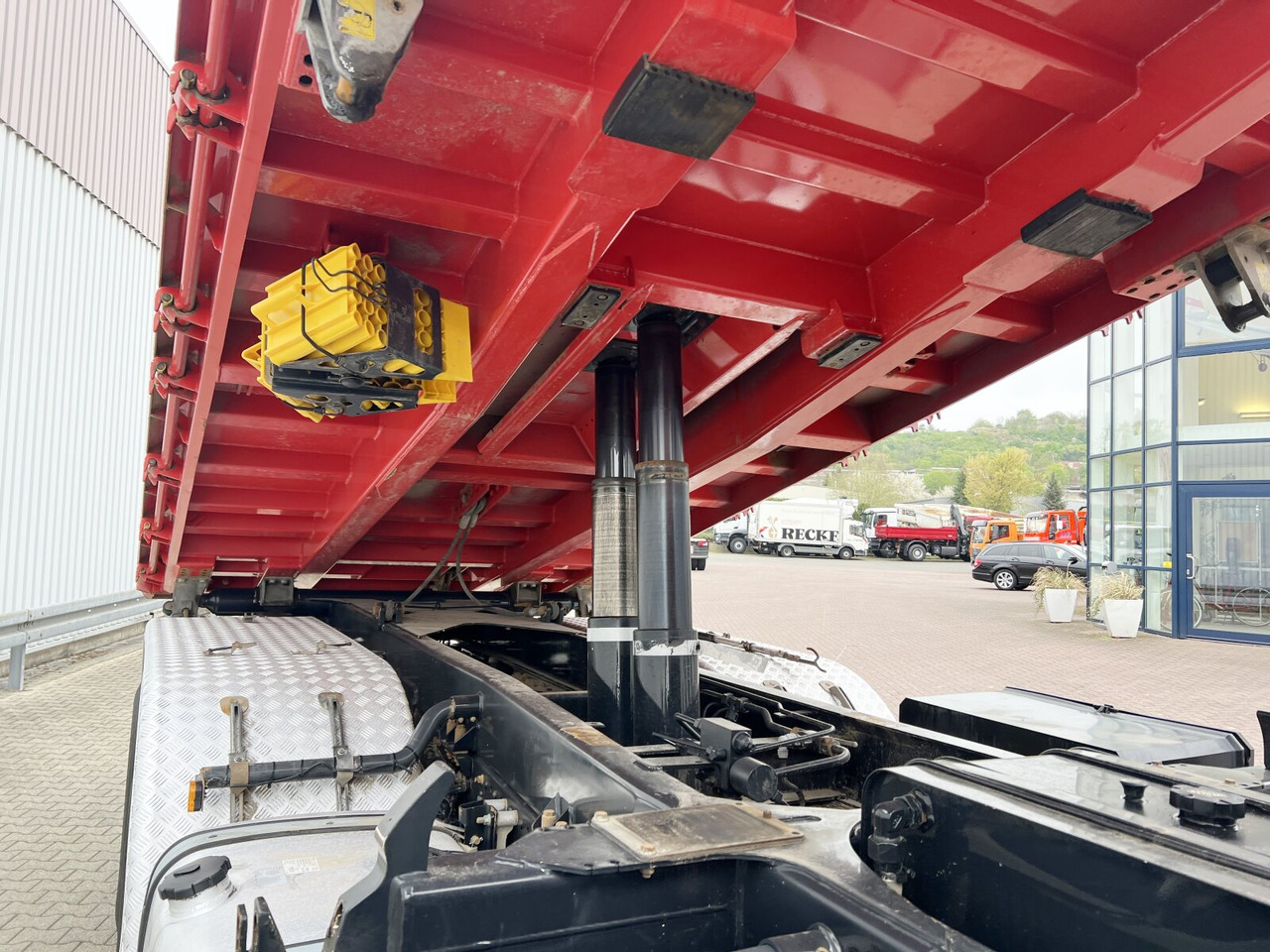 MAN TGS 35.480 8X4 BB TGS 35.480 8X4 BB, Intarder, Navi - Kipper vrachtwagen: afbeelding 2 MAN TGS 35.480 8X4 BB TGS 35.480 8X4 BB, Intarder, Navi - Kipper vrachtwagen: afbeelding 2