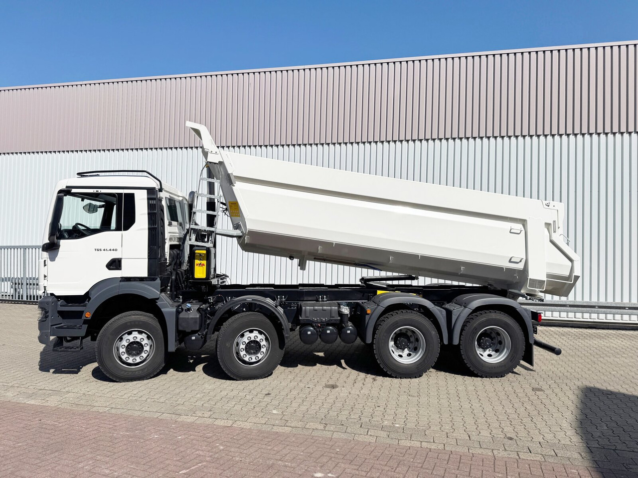 Leasing MAN TGS 41.440/480 8x4 BB TGS 41.440/480 8x4 BB, Standard Mulde ca. 18m³ MAN TGS 41.440/480 8x4 BB TGS 41.440/480 8x4 BB, Standard Mulde ca. 18m³: afbeelding 12