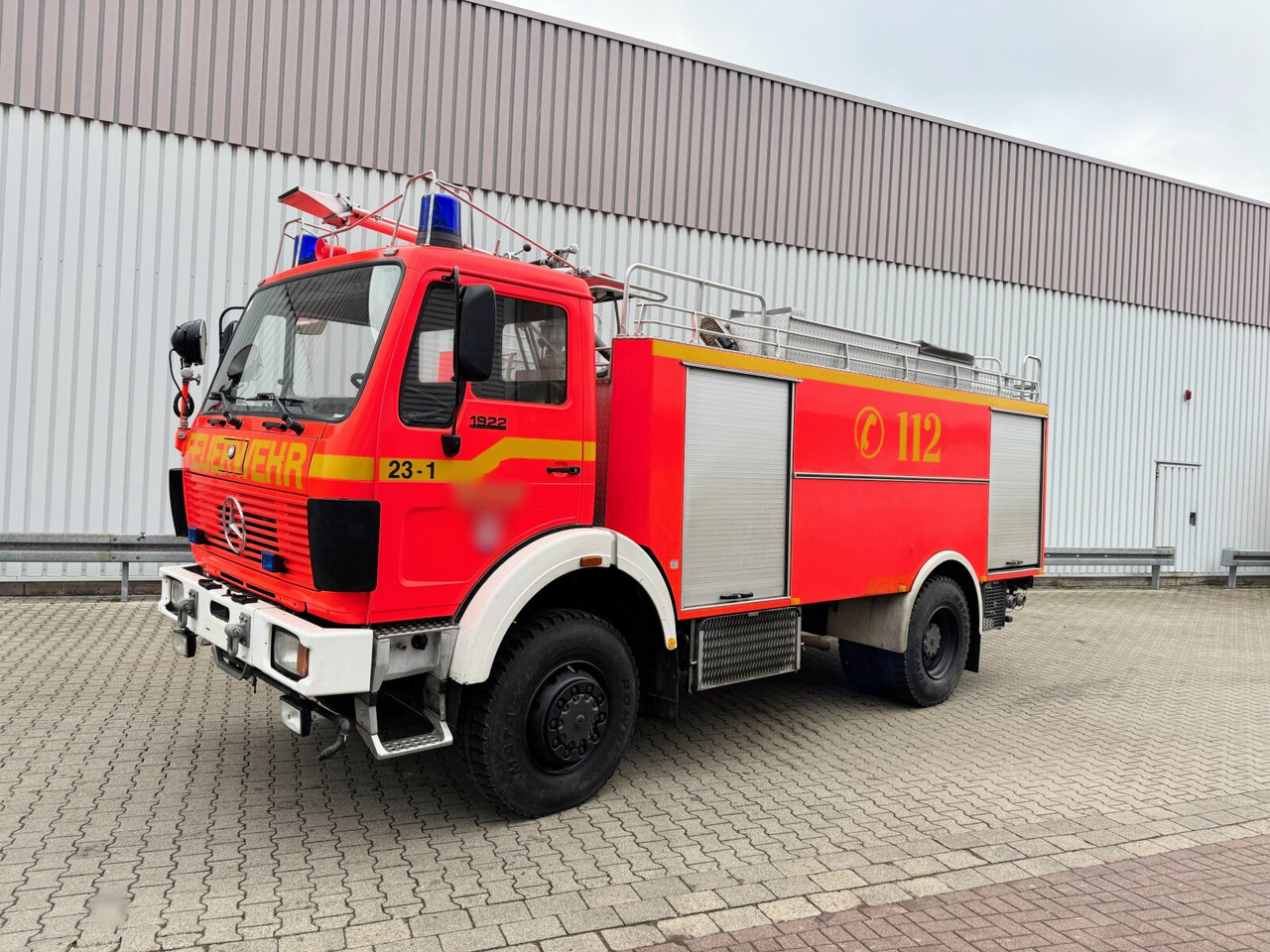 Mercedes-Benz 1922 AK 4x4 TLF 24-50 1922 AK 4x4 TLF 24-50, 4950l Tank - Ambulance: afbeelding 1 Mercedes-Benz 1922 AK 4x4 TLF 24-50 1922 AK 4x4 TLF 24-50, 4950l Tank - Ambulance: afbeelding 1